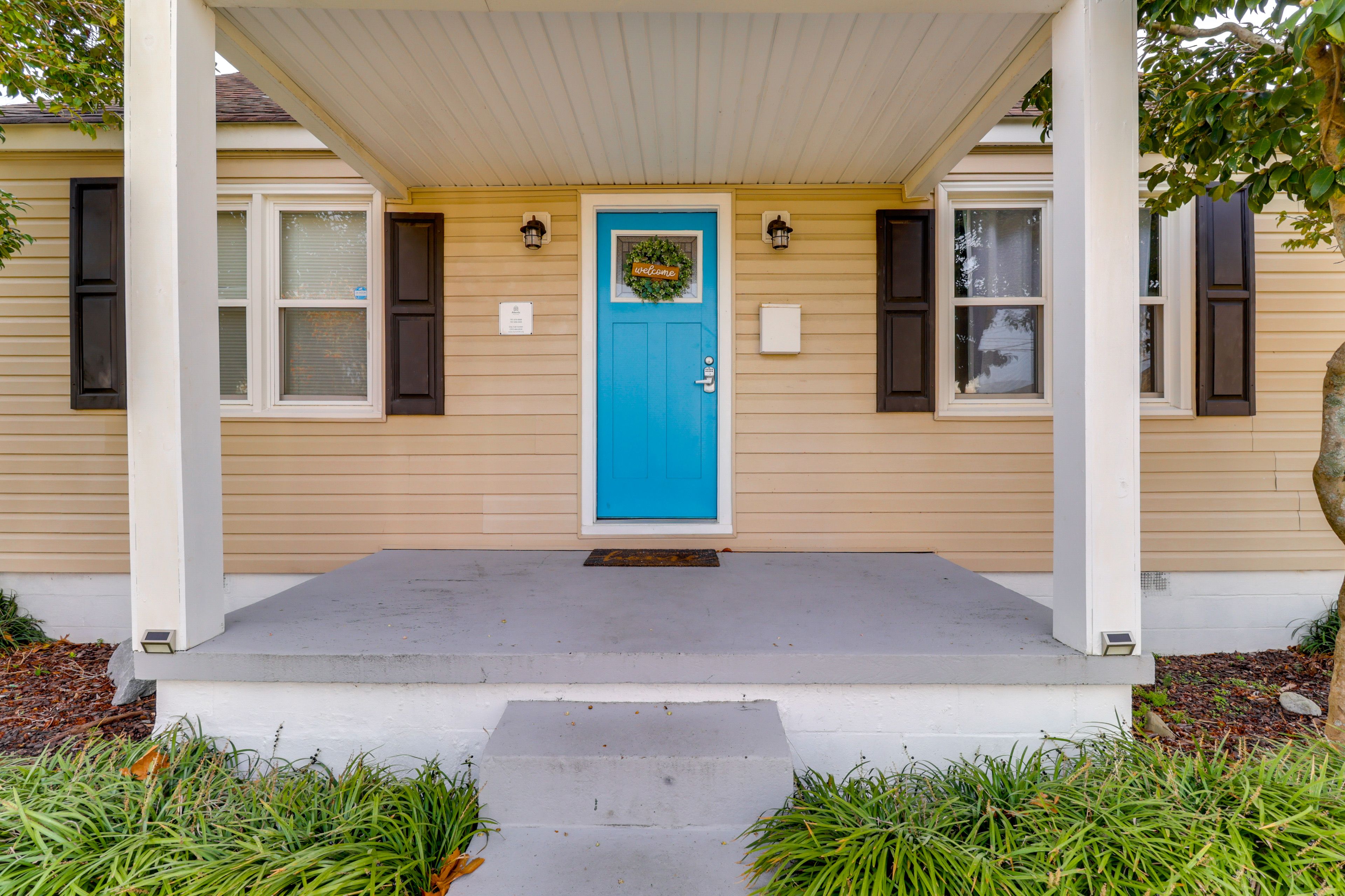 Home Exterior | Front Entry