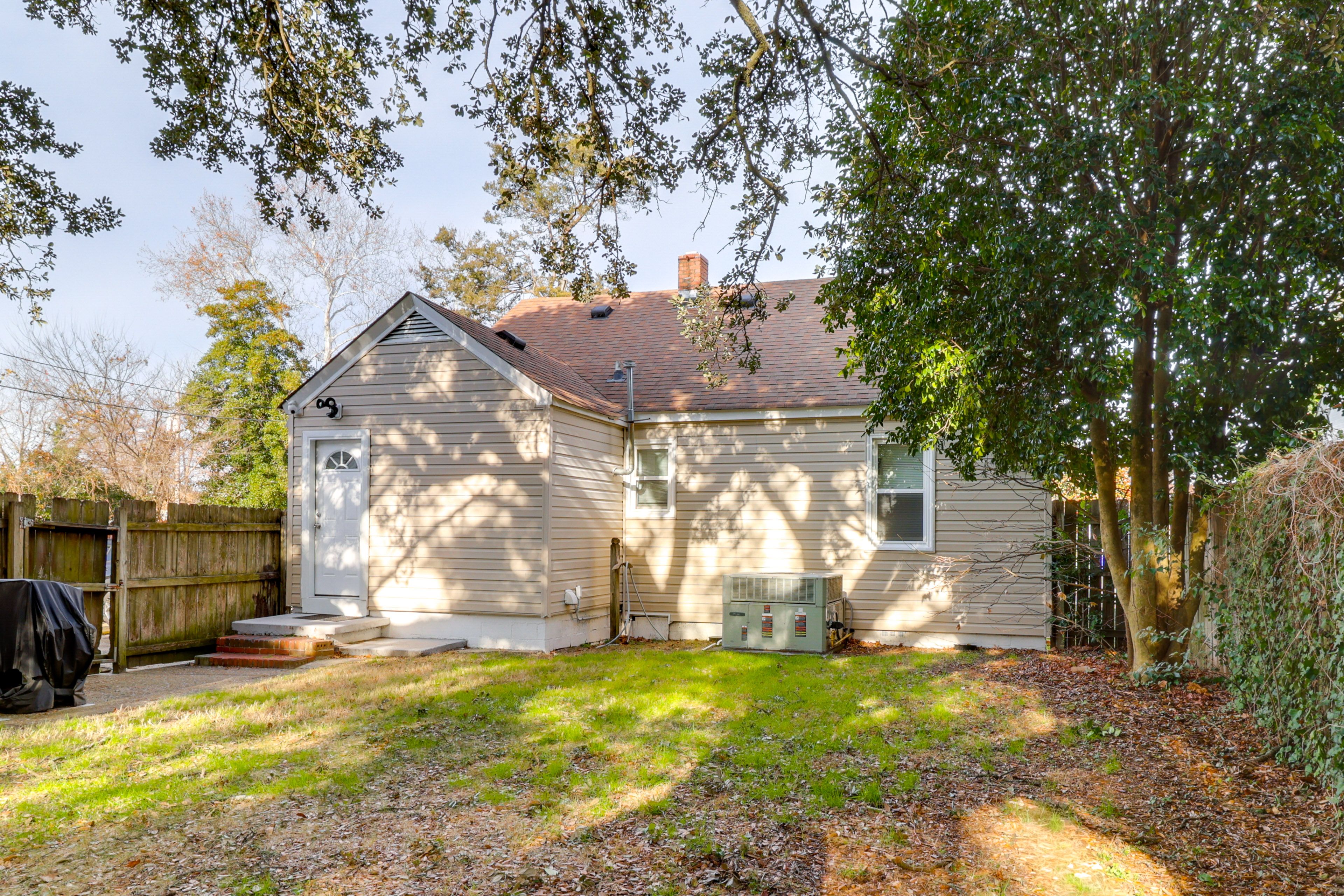 Fenced Yard | Dining Area