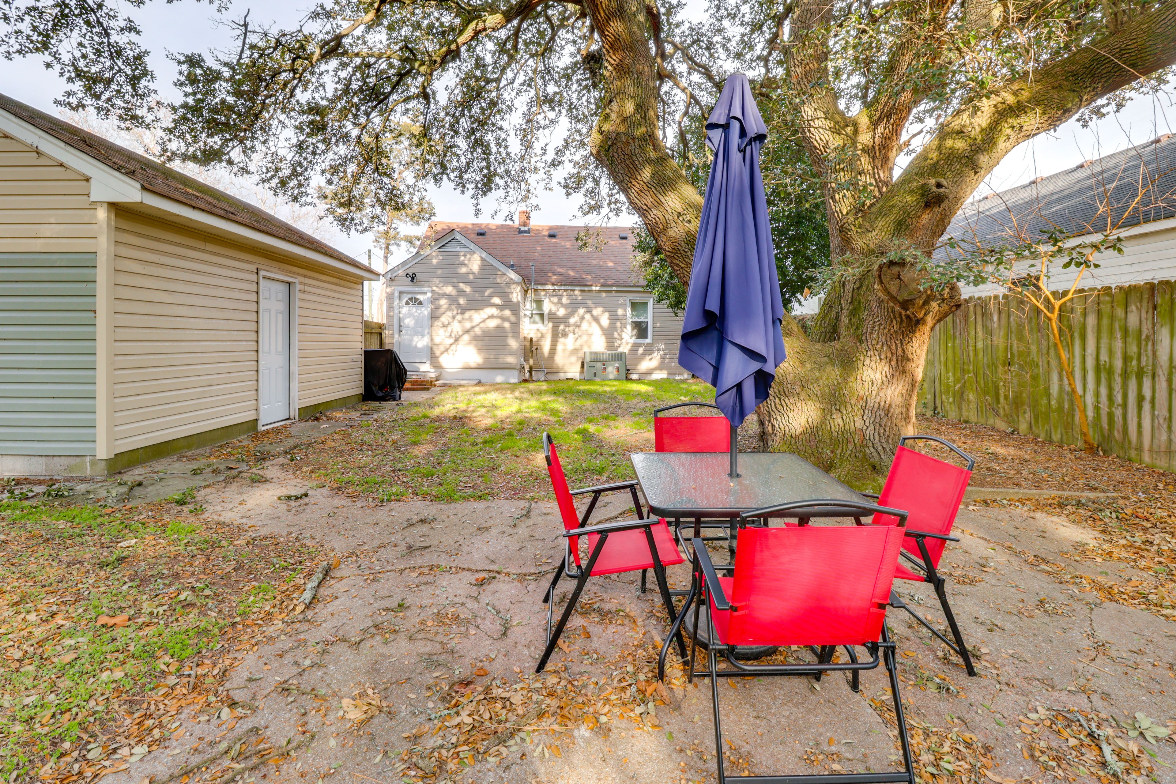 Fenced Yard | Gas Grill