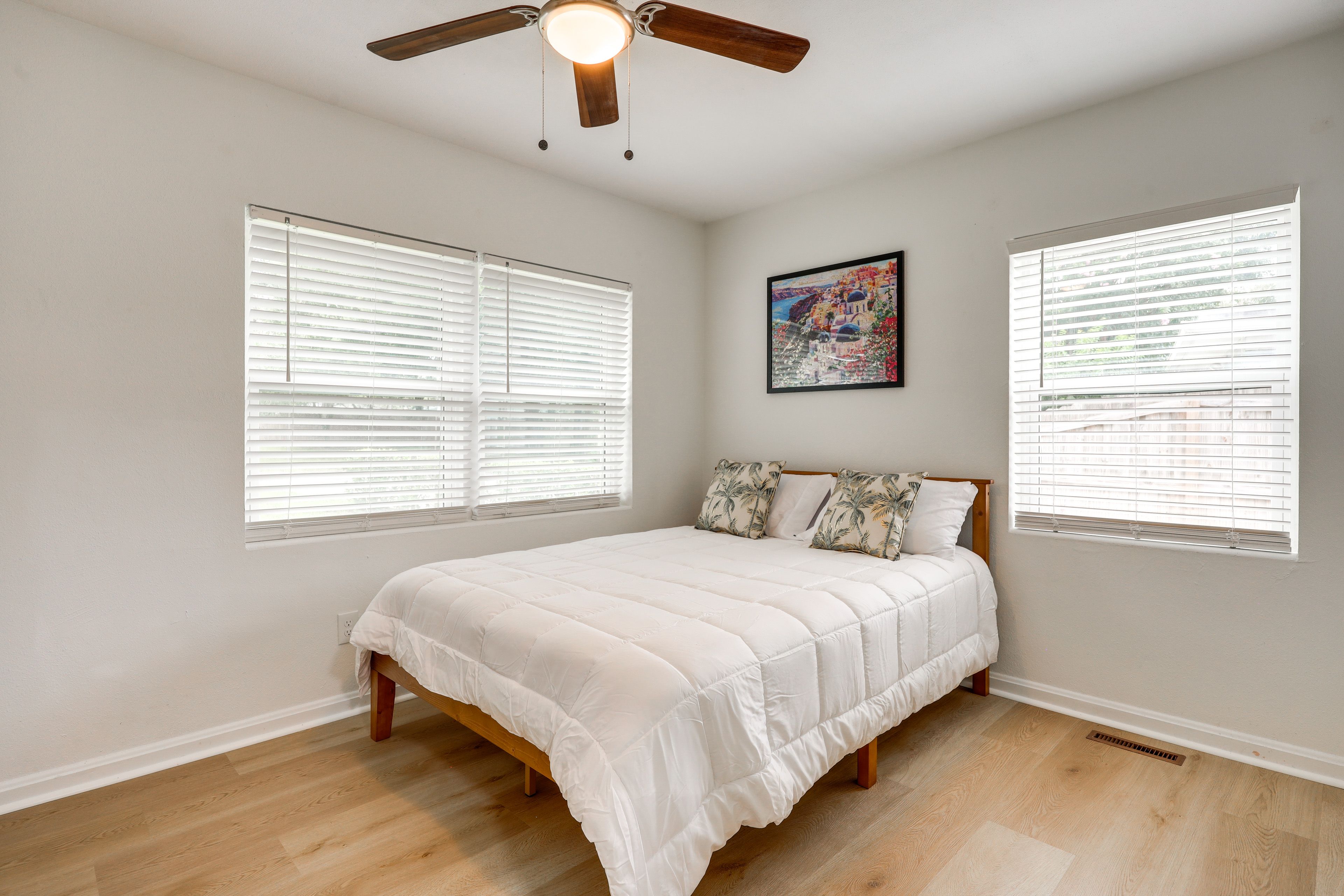 Bedroom 2 | Queen Bed