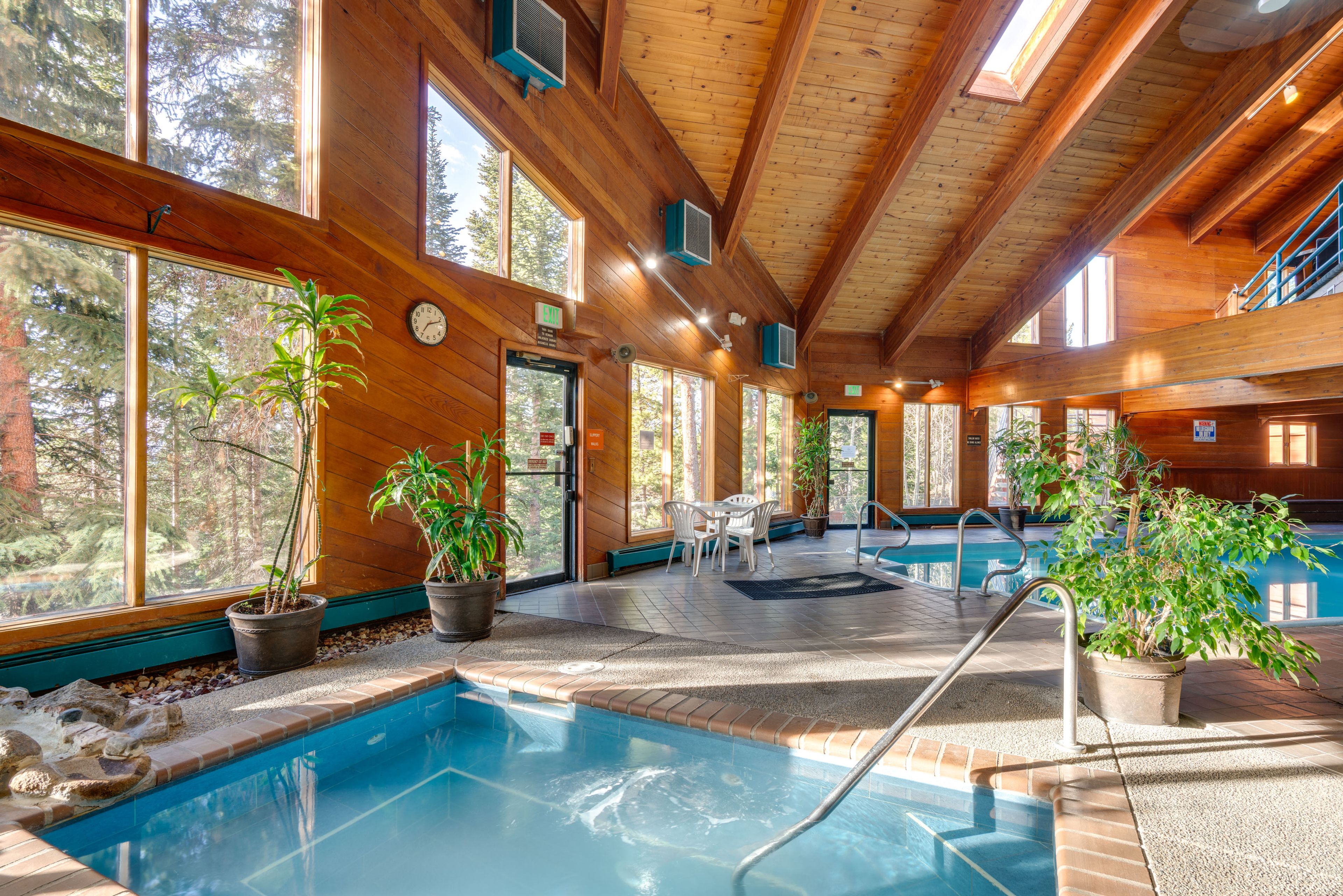 Timber Ridge Condominiums | Community Hot Tubs & Pool
