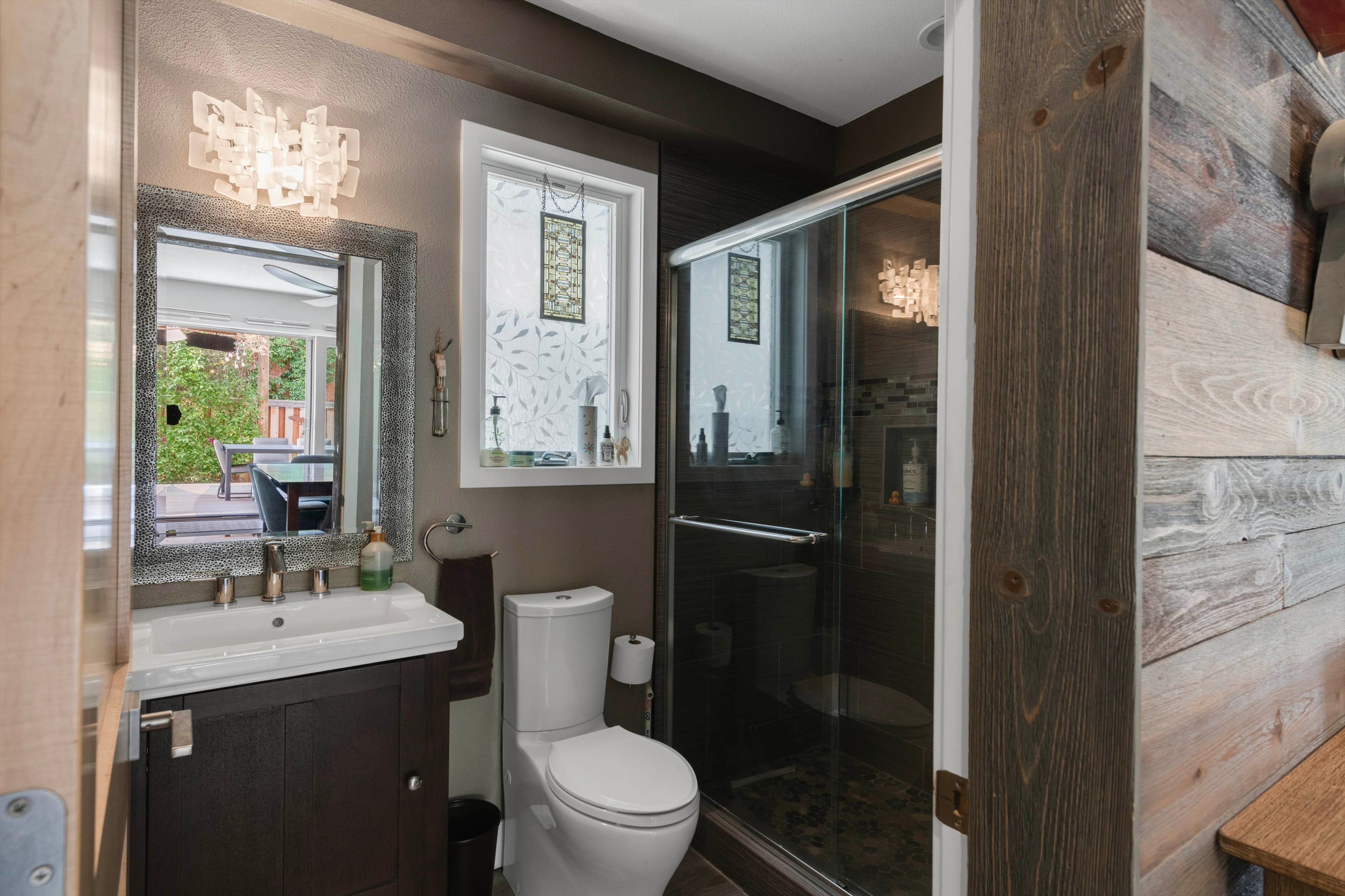 Full Bathroom | 1st Floor