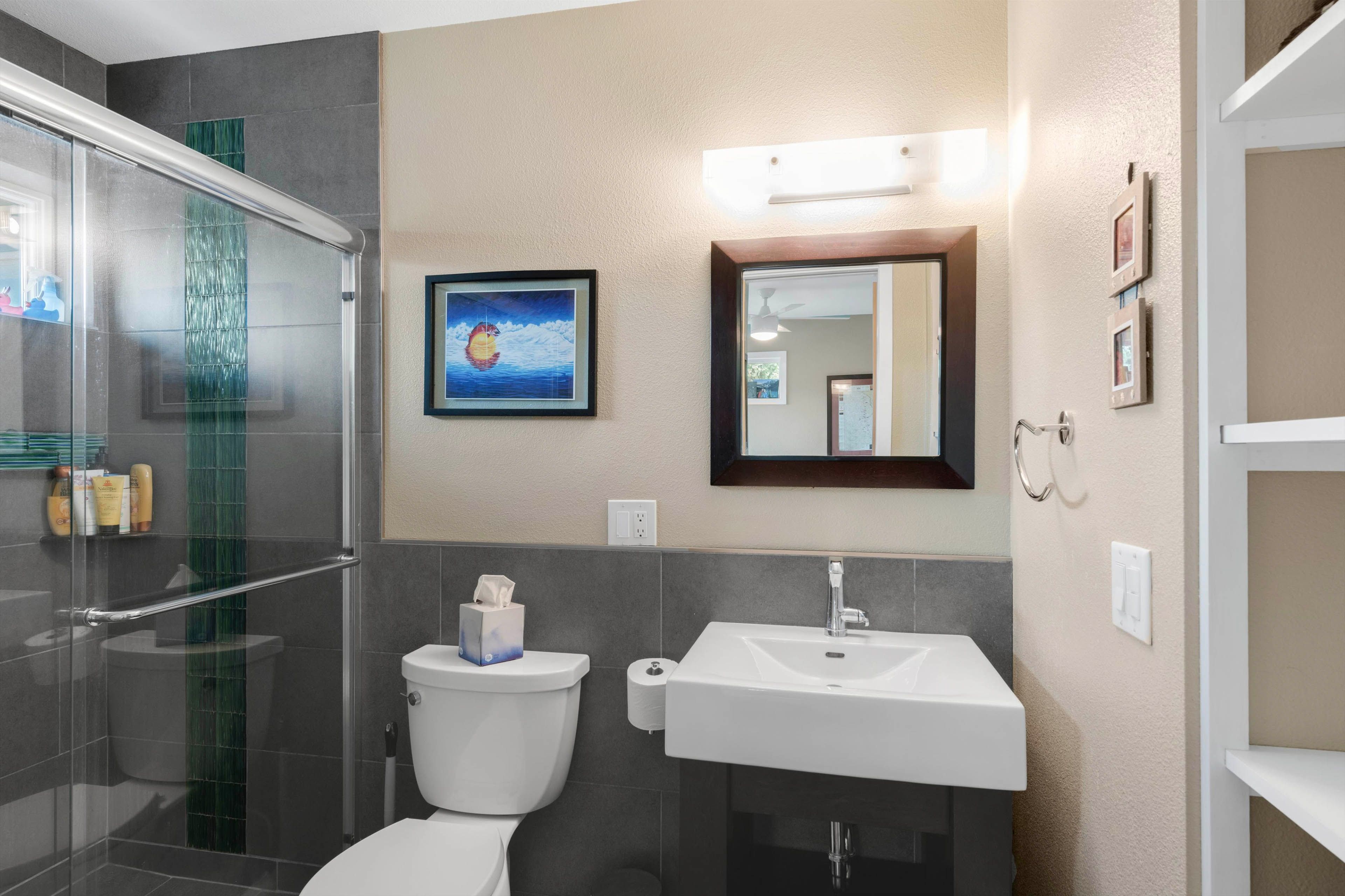 Full Bathroom | 2nd Floor