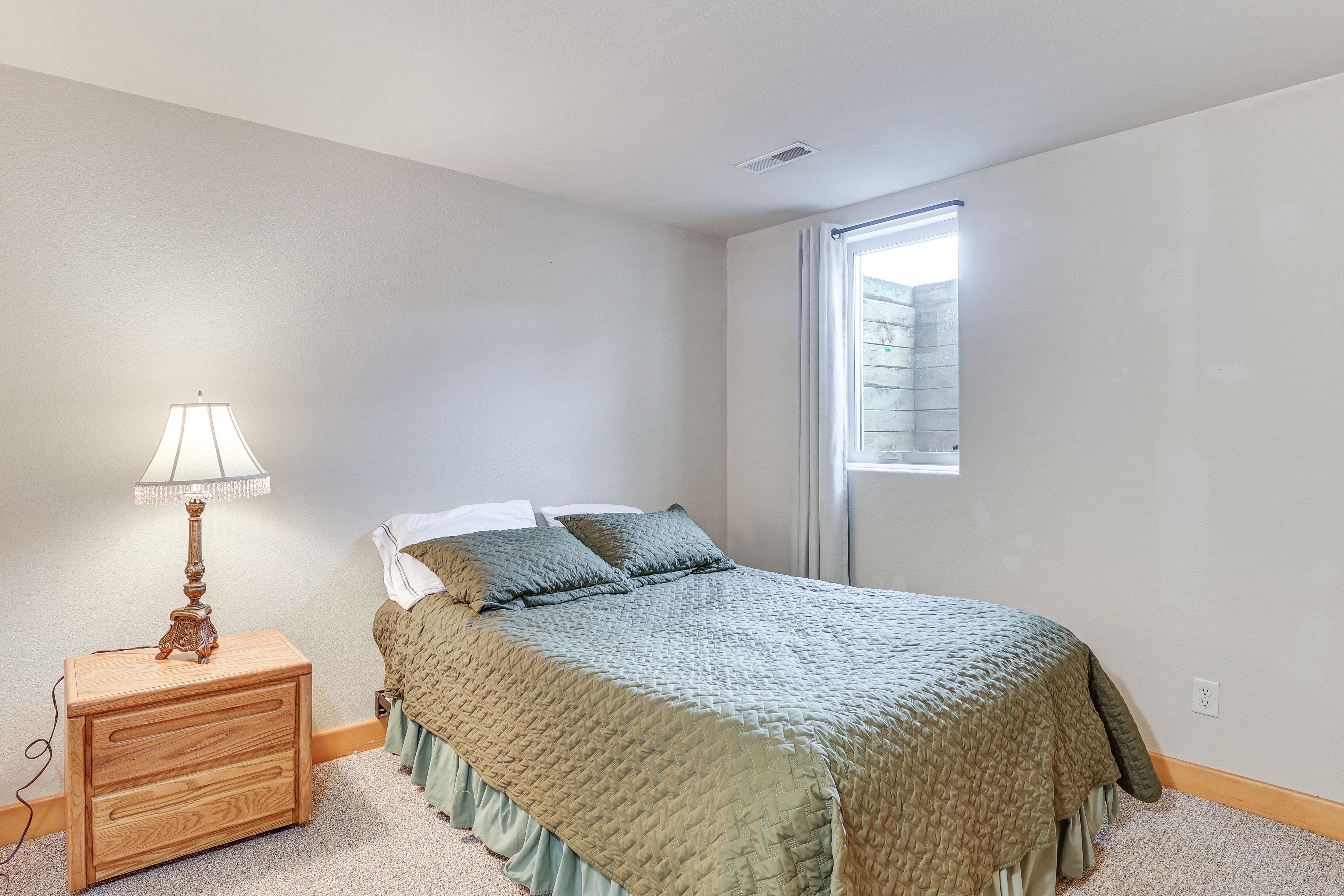 Bedroom 5 | Queen Bed | Lower Level