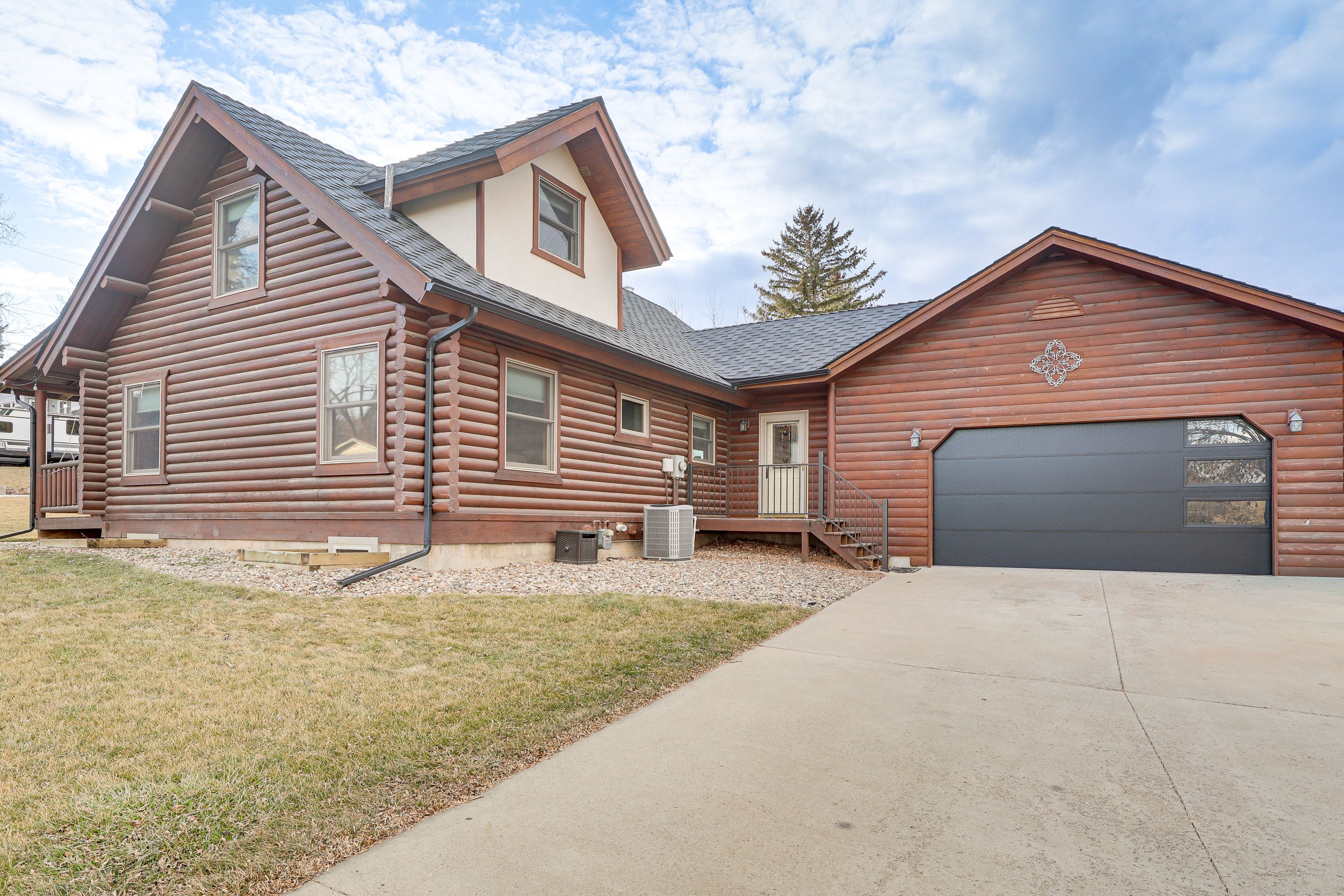 Parking | Garage (1 Vehicle) | Driveway (3 Vehicles) | Trailer Parking