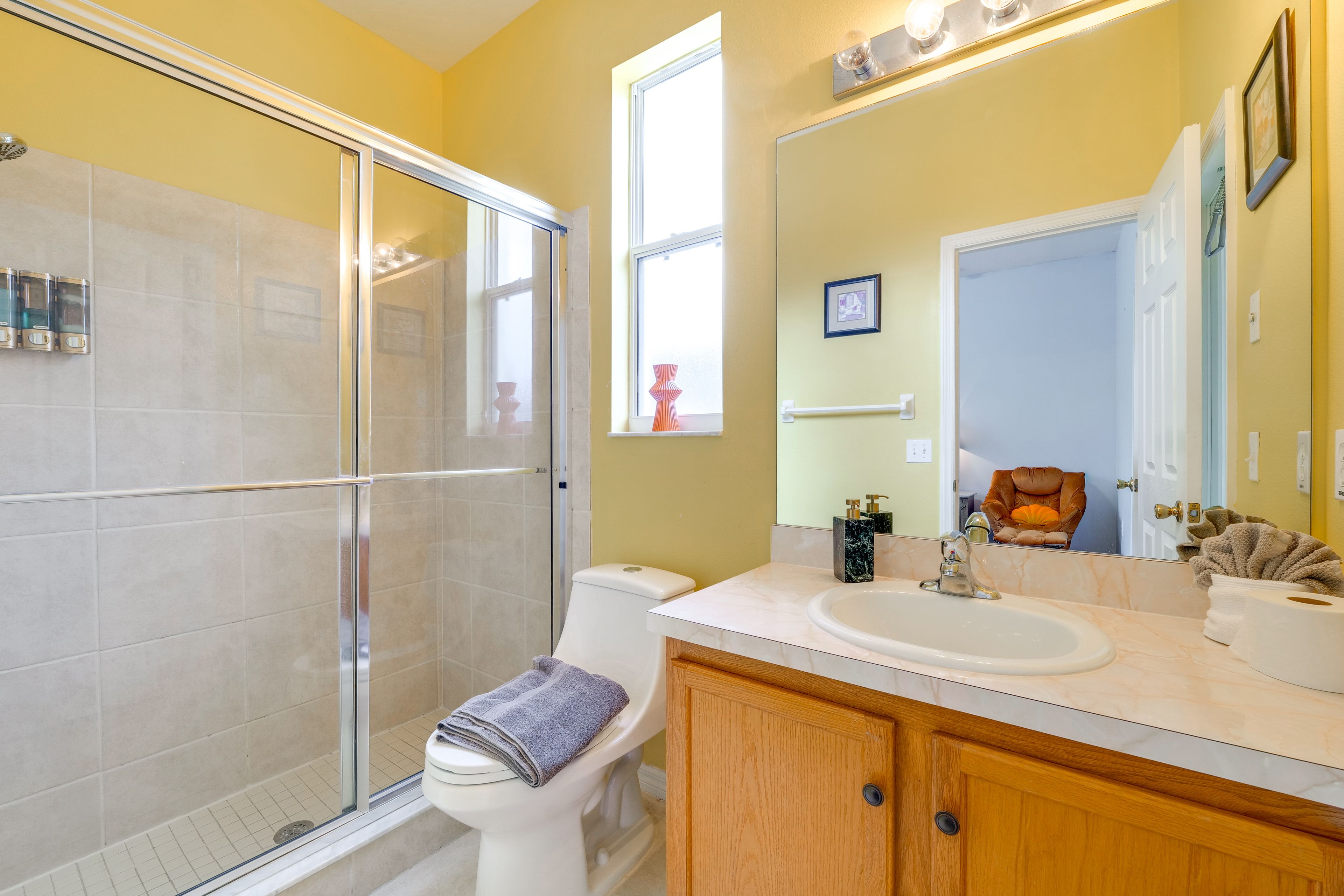 Full Bathroom | 1st Floor