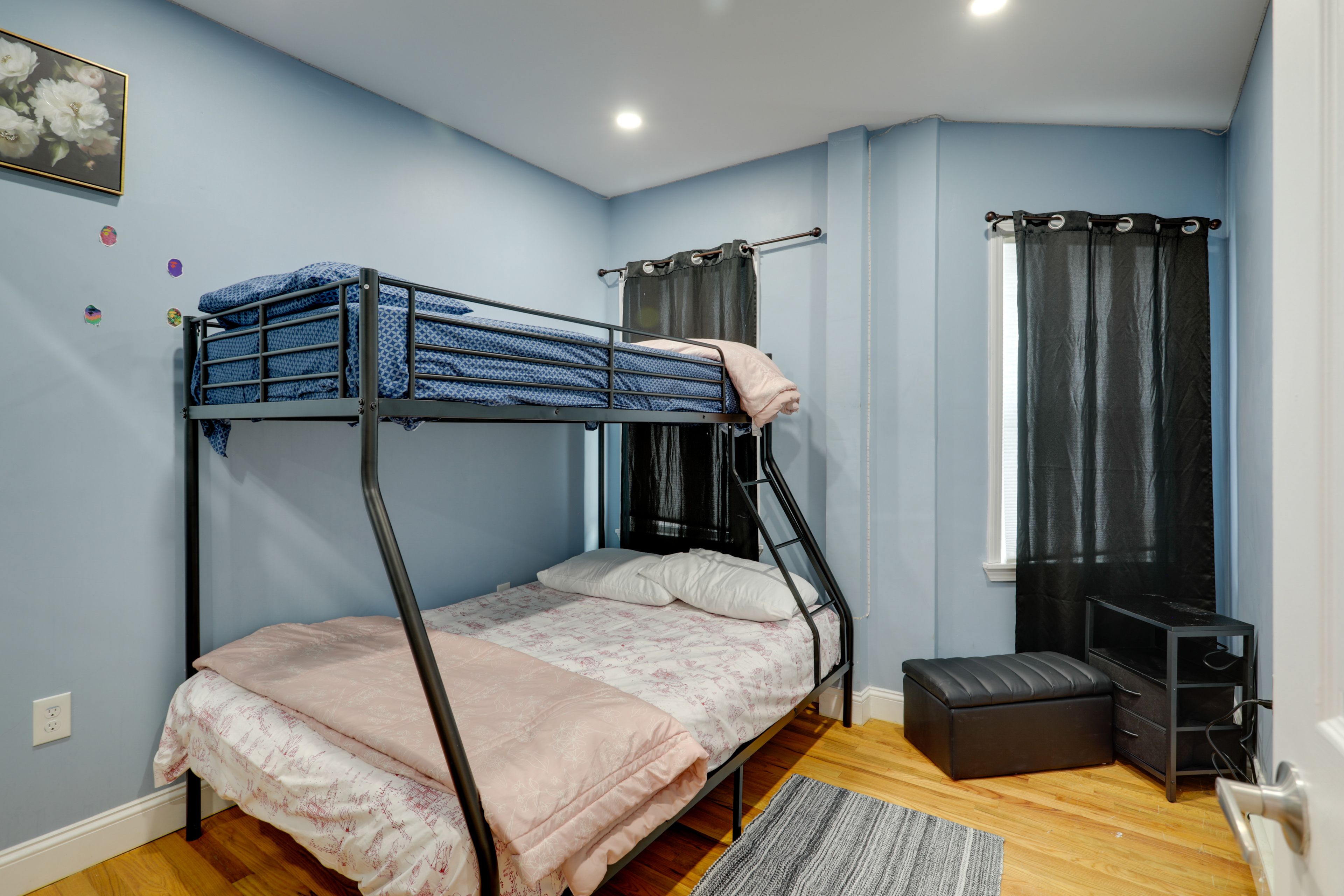 Bedroom 3 | Twin/Full Bunk Bed