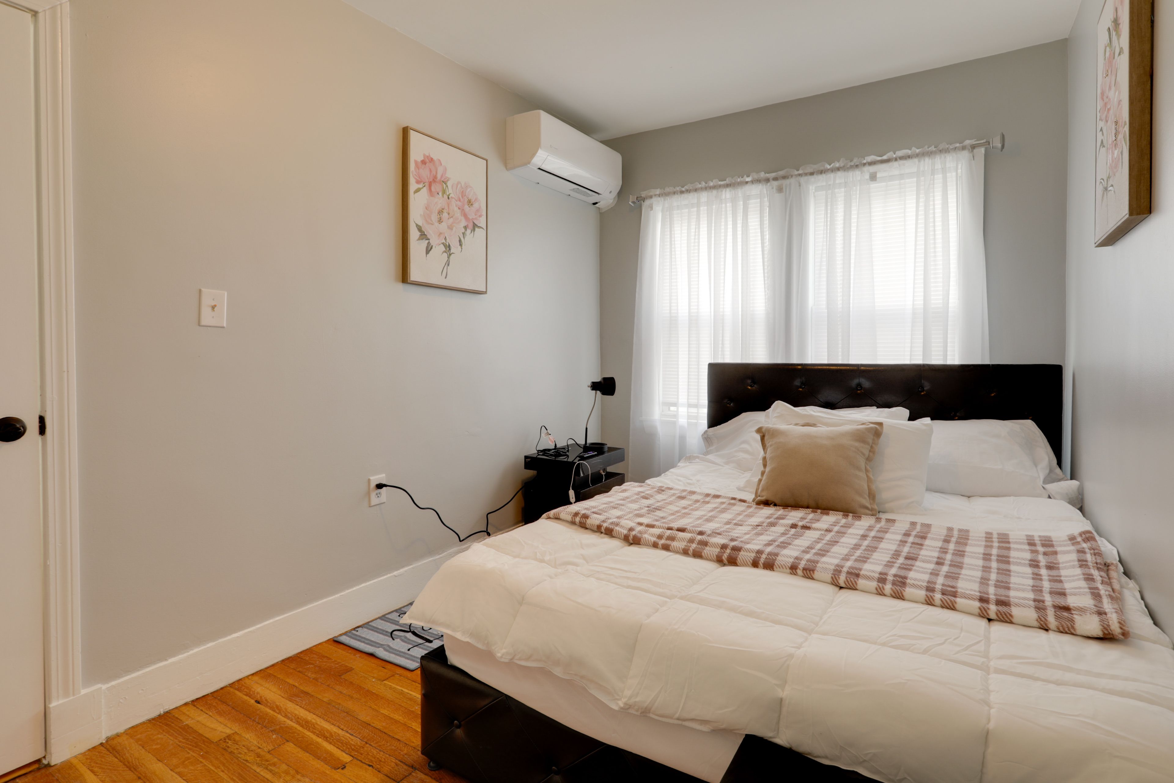 Bedroom 3 | Queen Bed | Smart TV