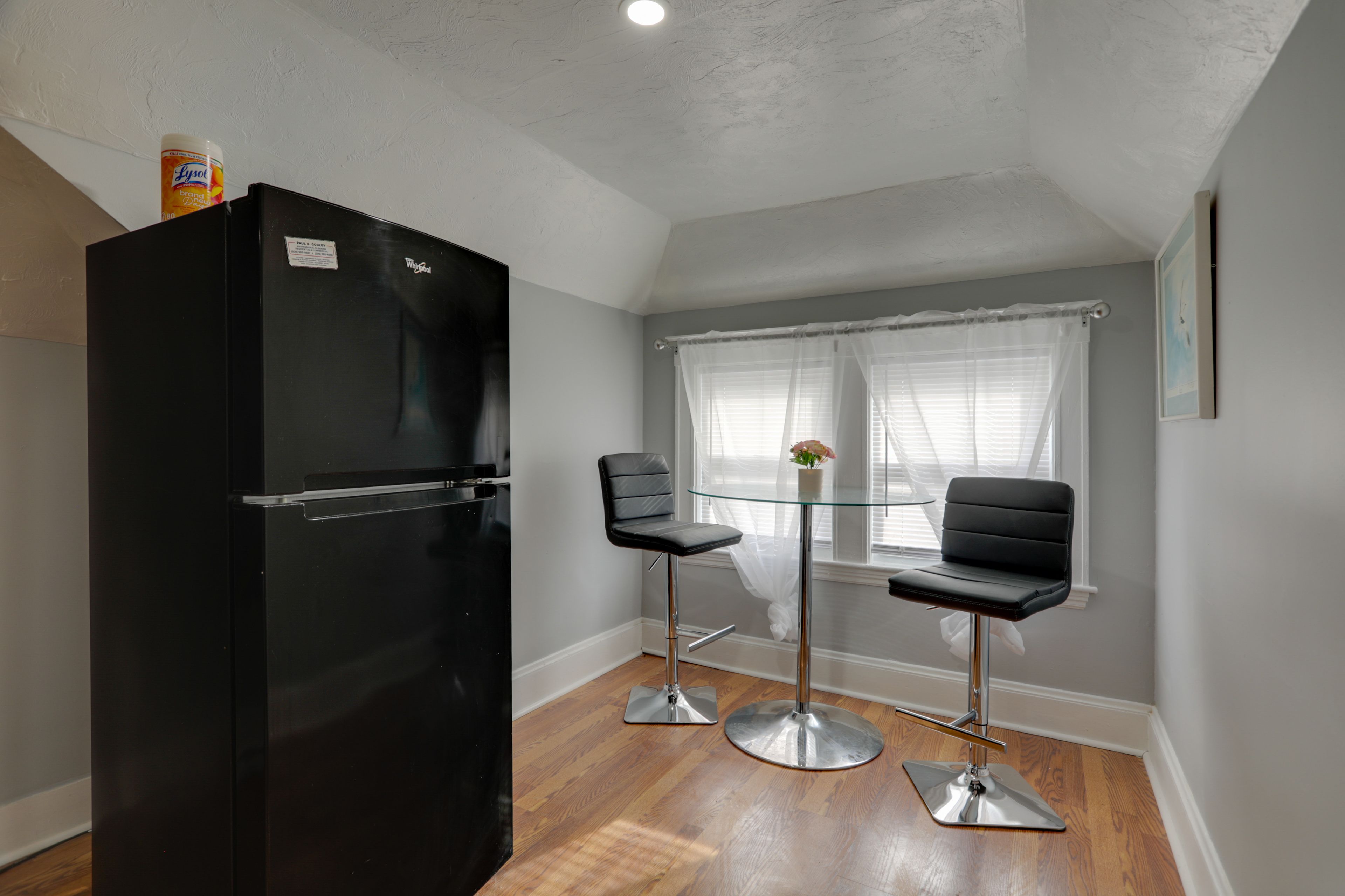 Dining Area | Free WiFi