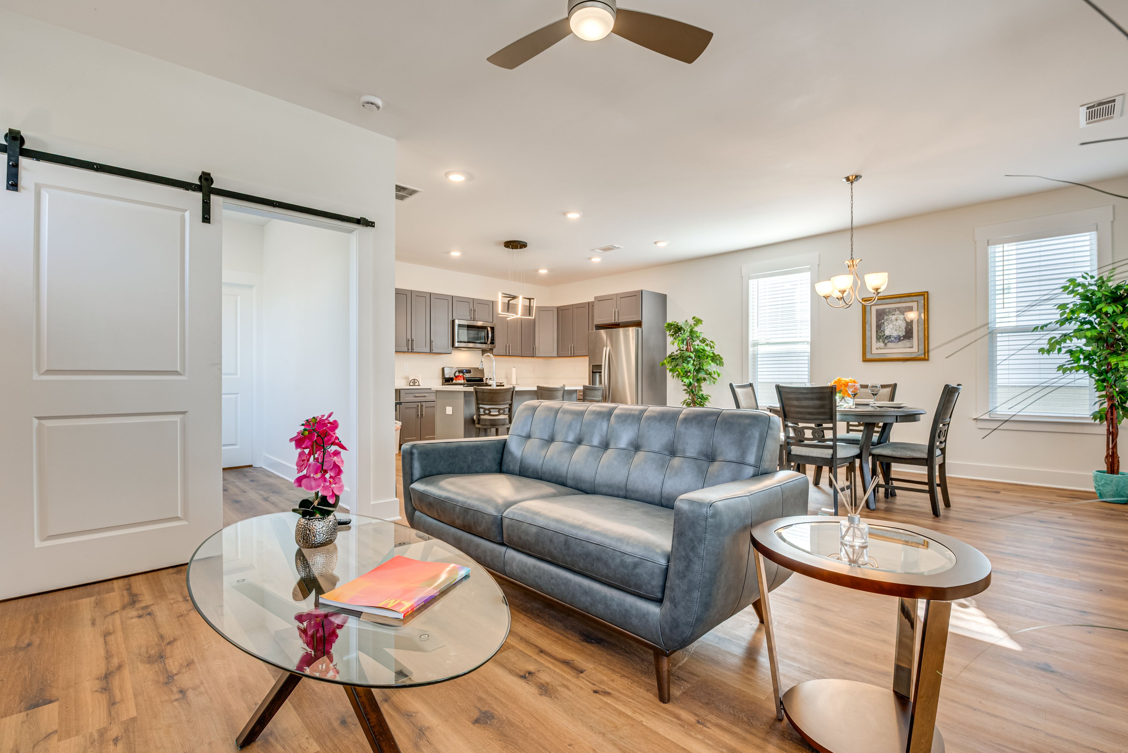 Living Room | Free WiFi | Smart TV | Central A/C | 1st Floor