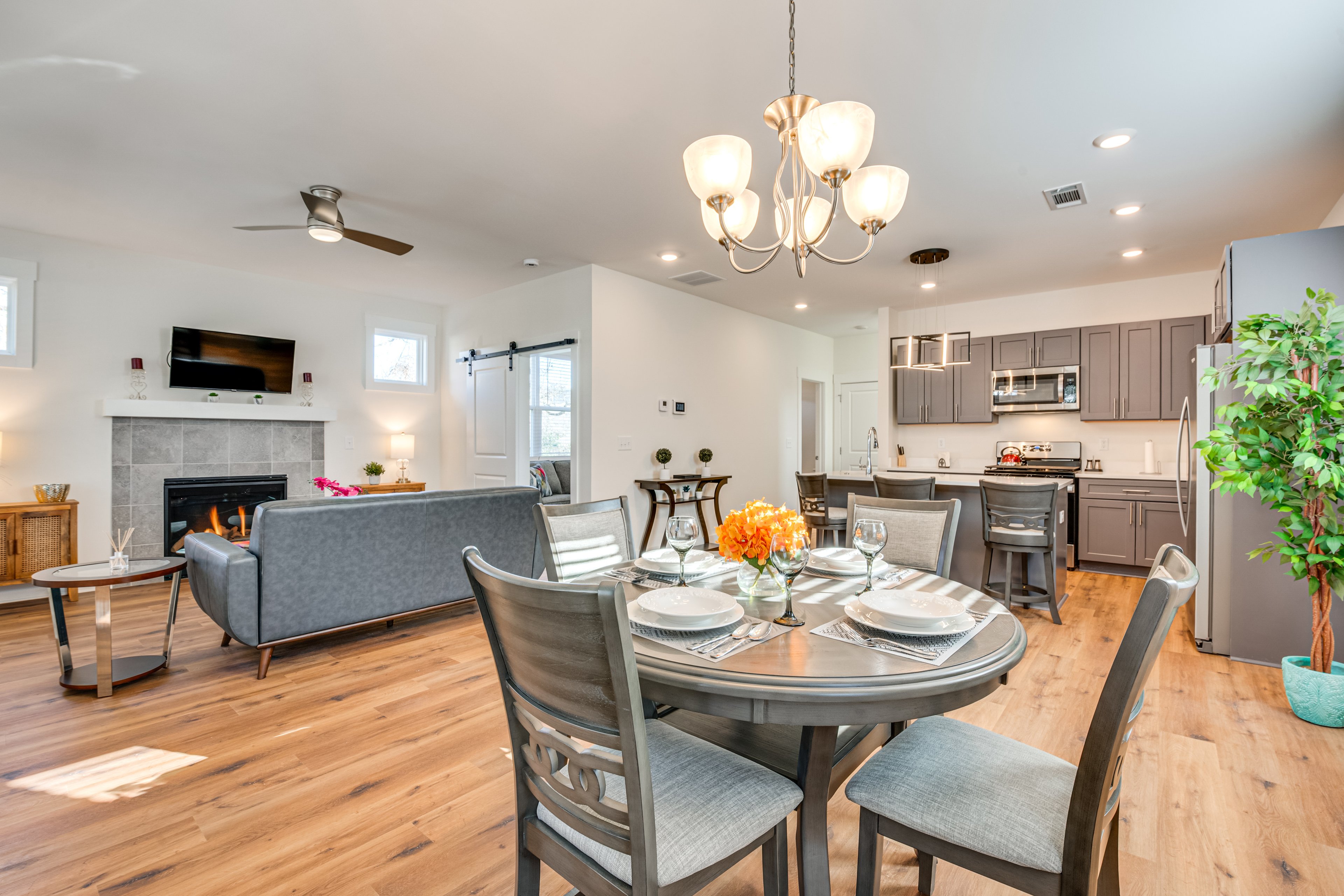 Dining Area | Dishware & Flatware Provided | 1st Floor