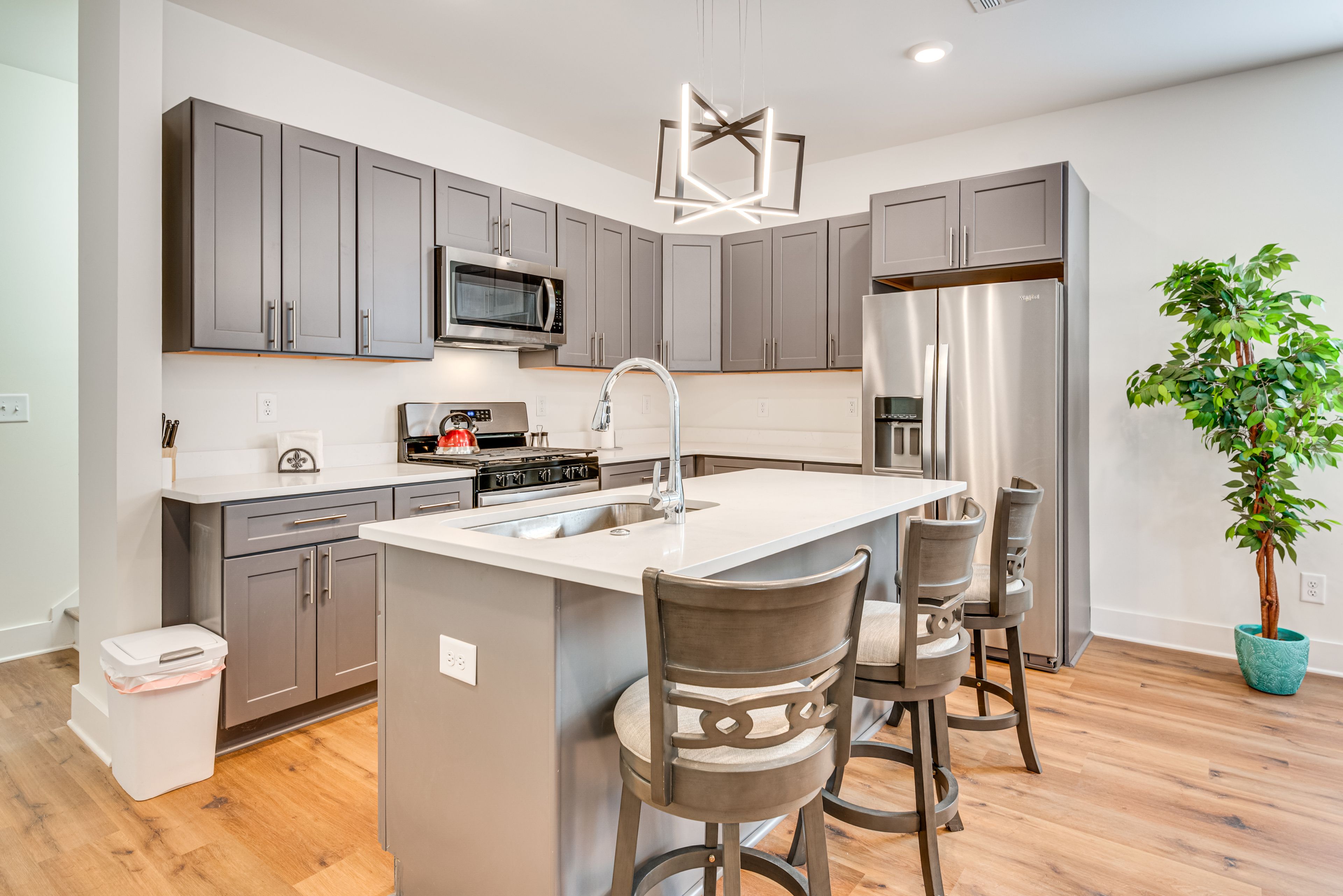 Kitchen | Tea Kettle | Dishwasher | 1st Floor