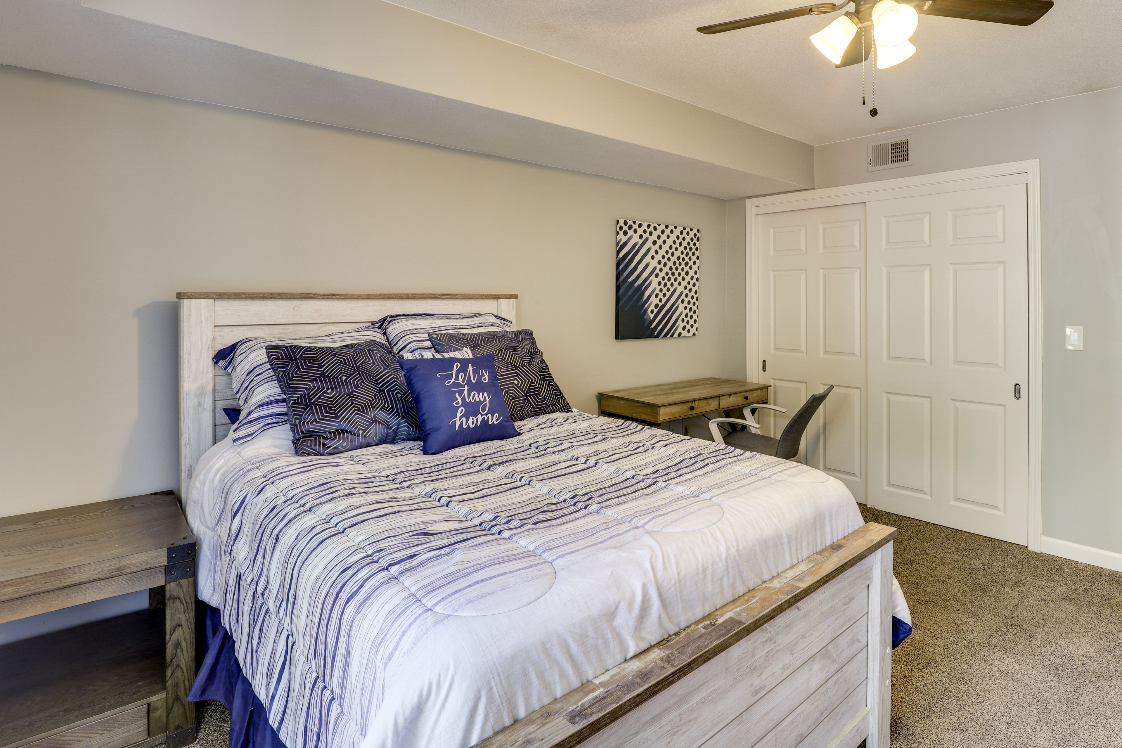 Bedroom 1 | Queen Bed