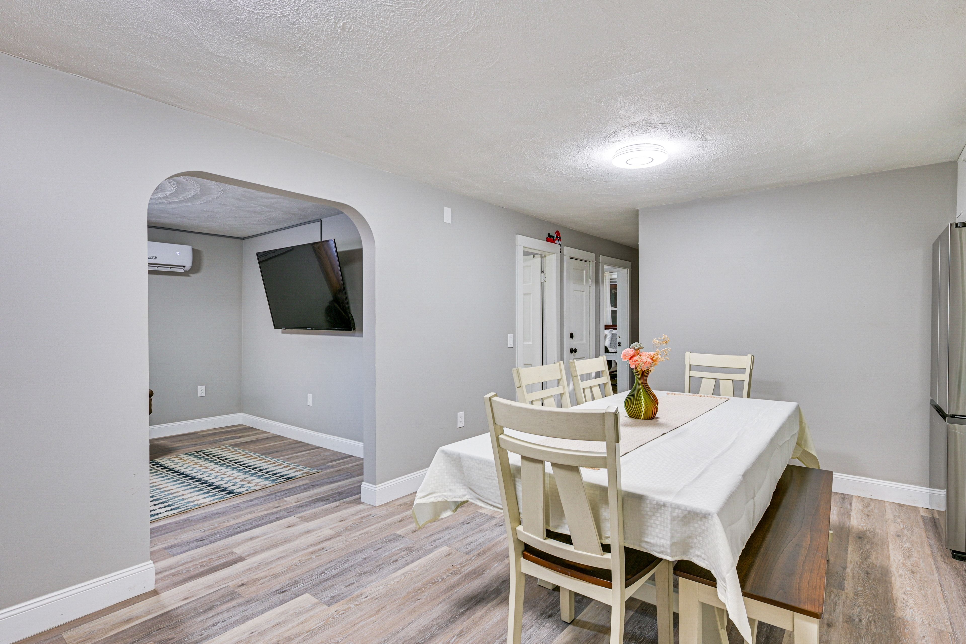 Dining Area | Dishware & Flatware