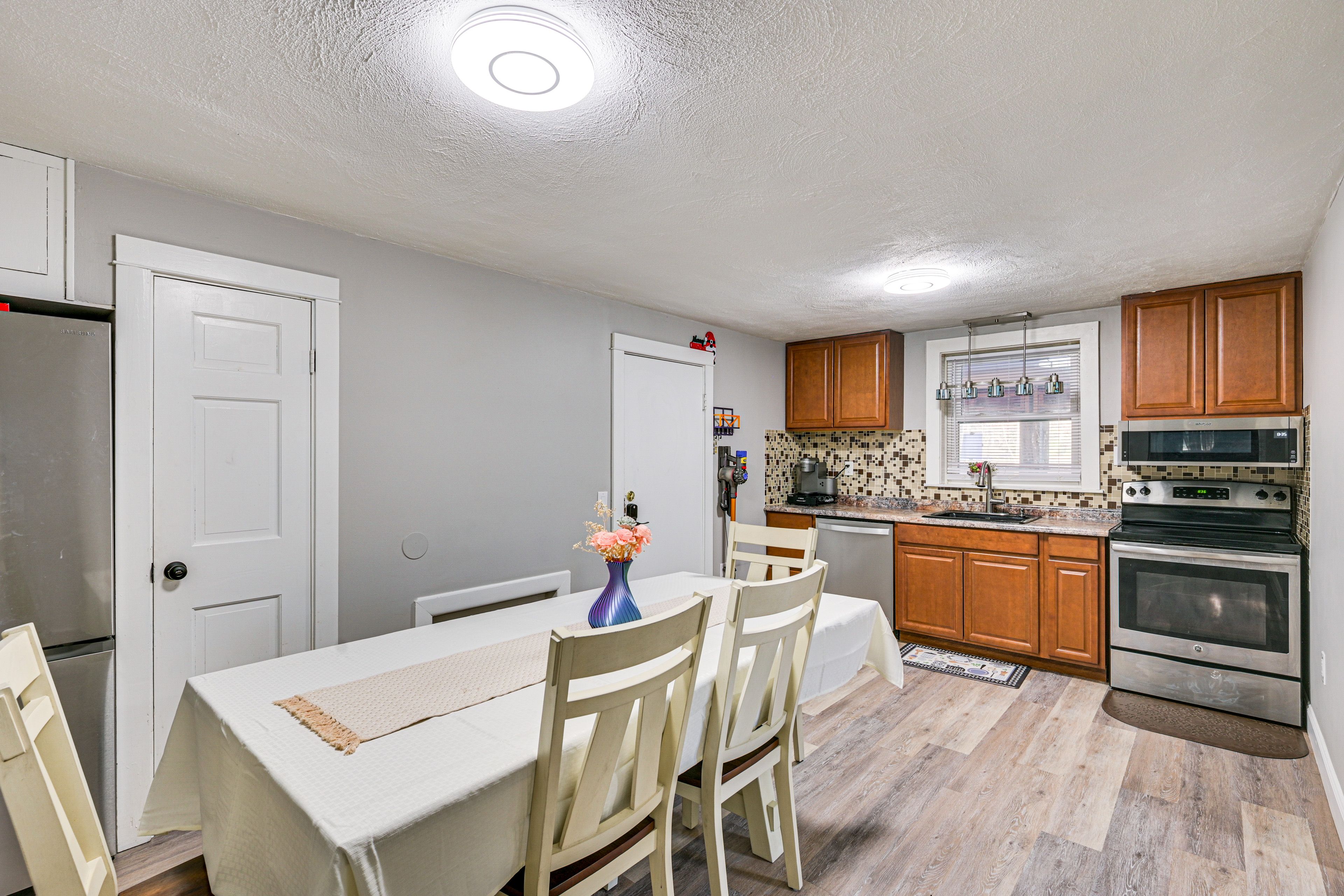 Kitchen | Dining Area