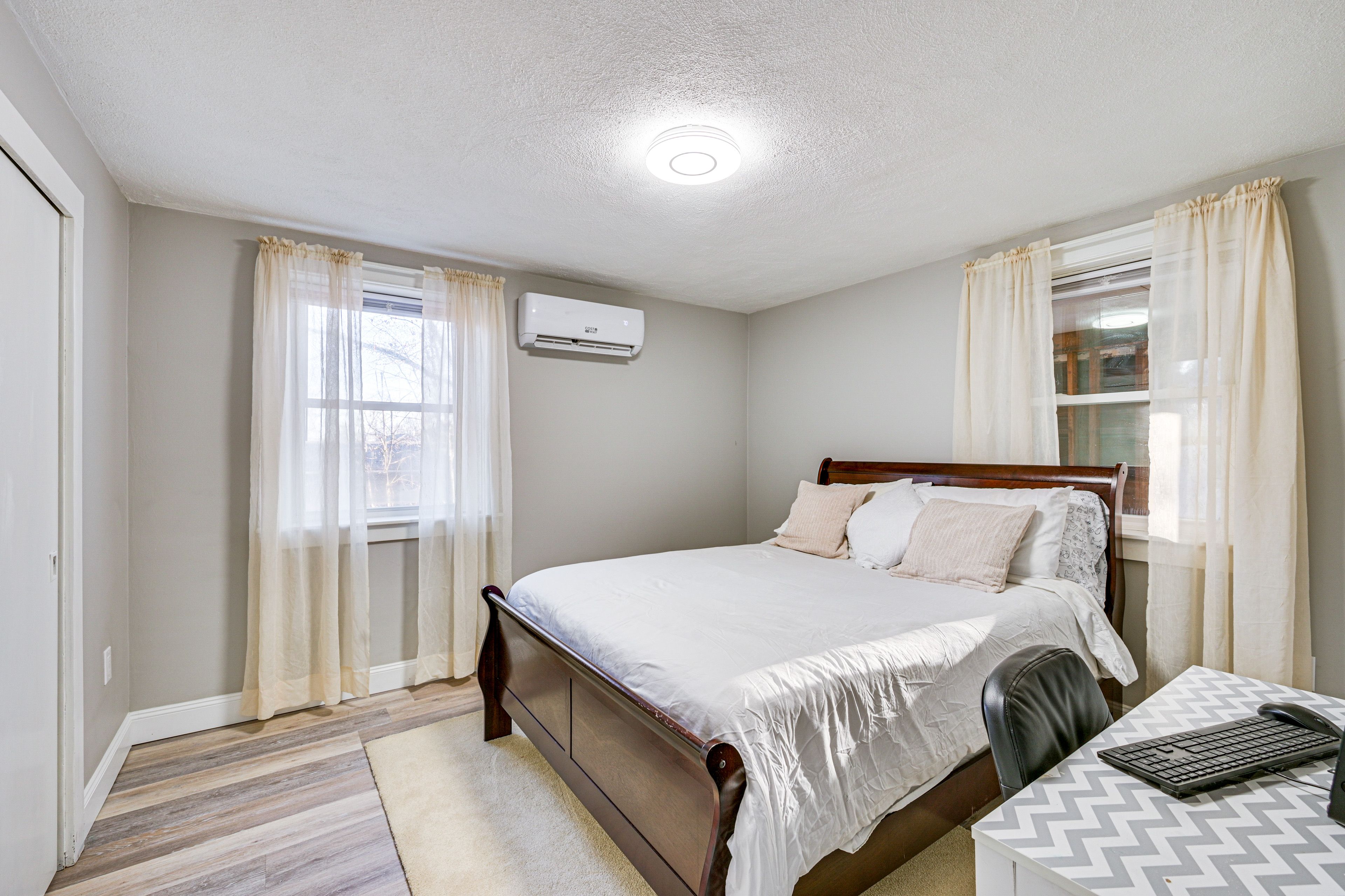 Bedroom 1 | Queen Bed | Work Desk