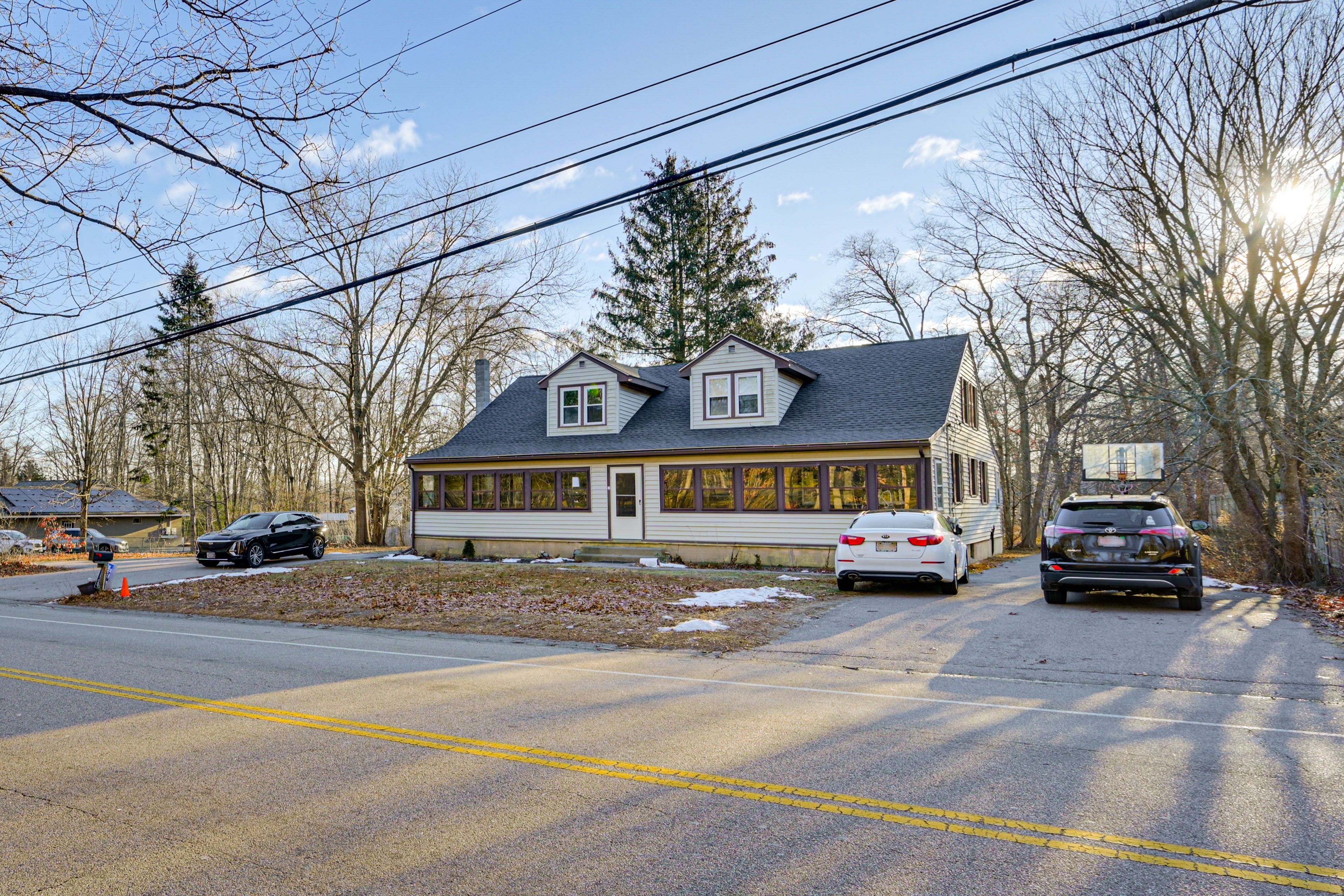 Exterior | Parking | Driveway (3 Vehicles)