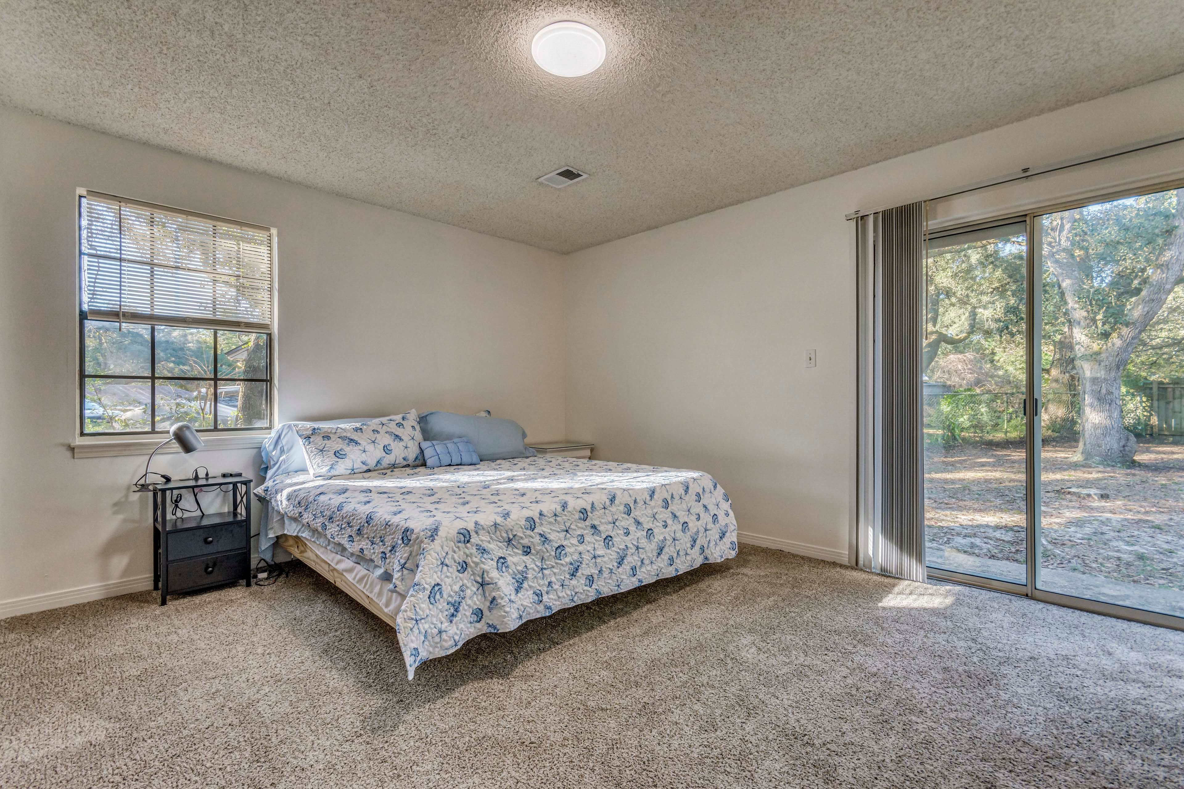 Bedroom 2 | King Bed