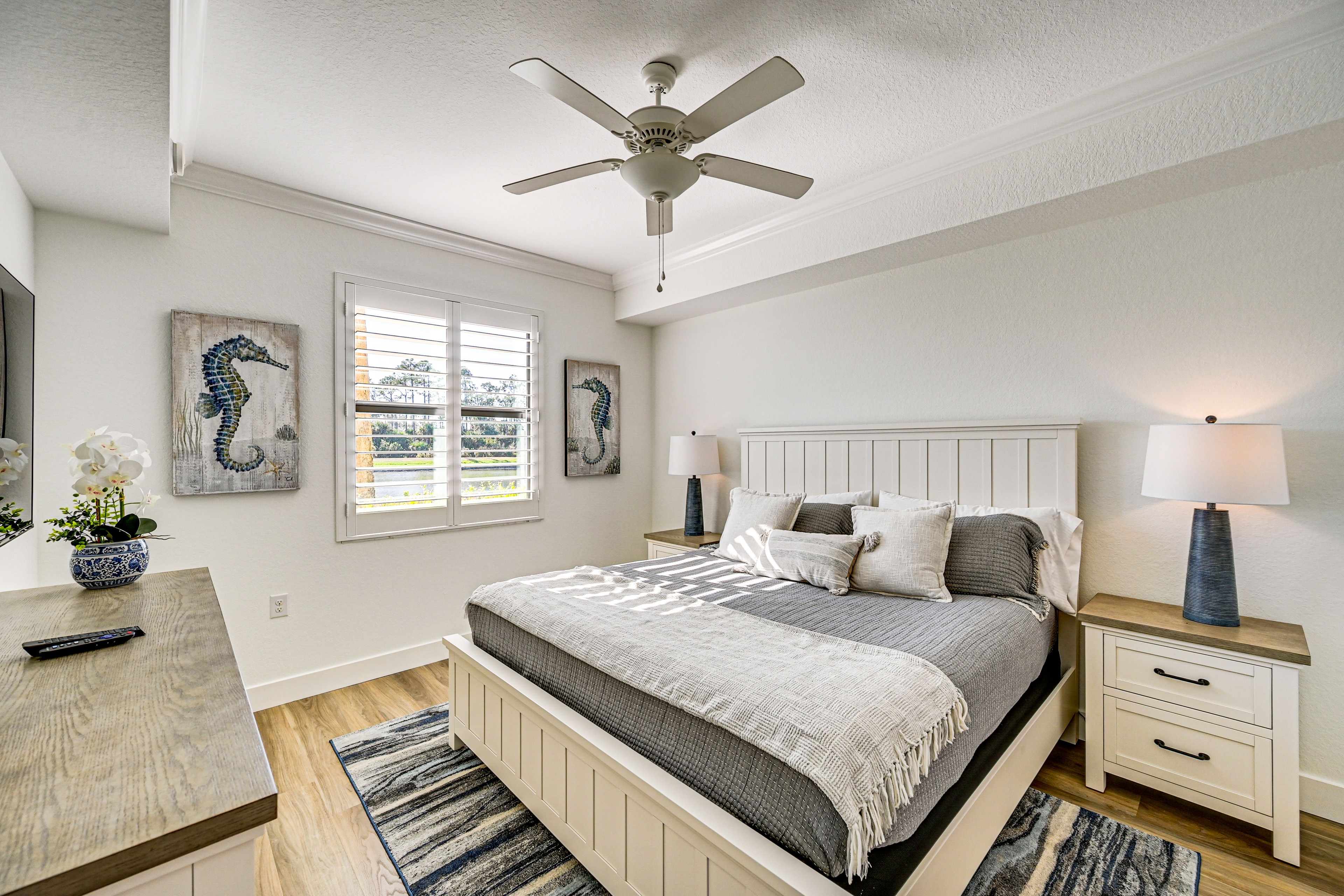 Bedroom 1 | King Bed | Smart TV