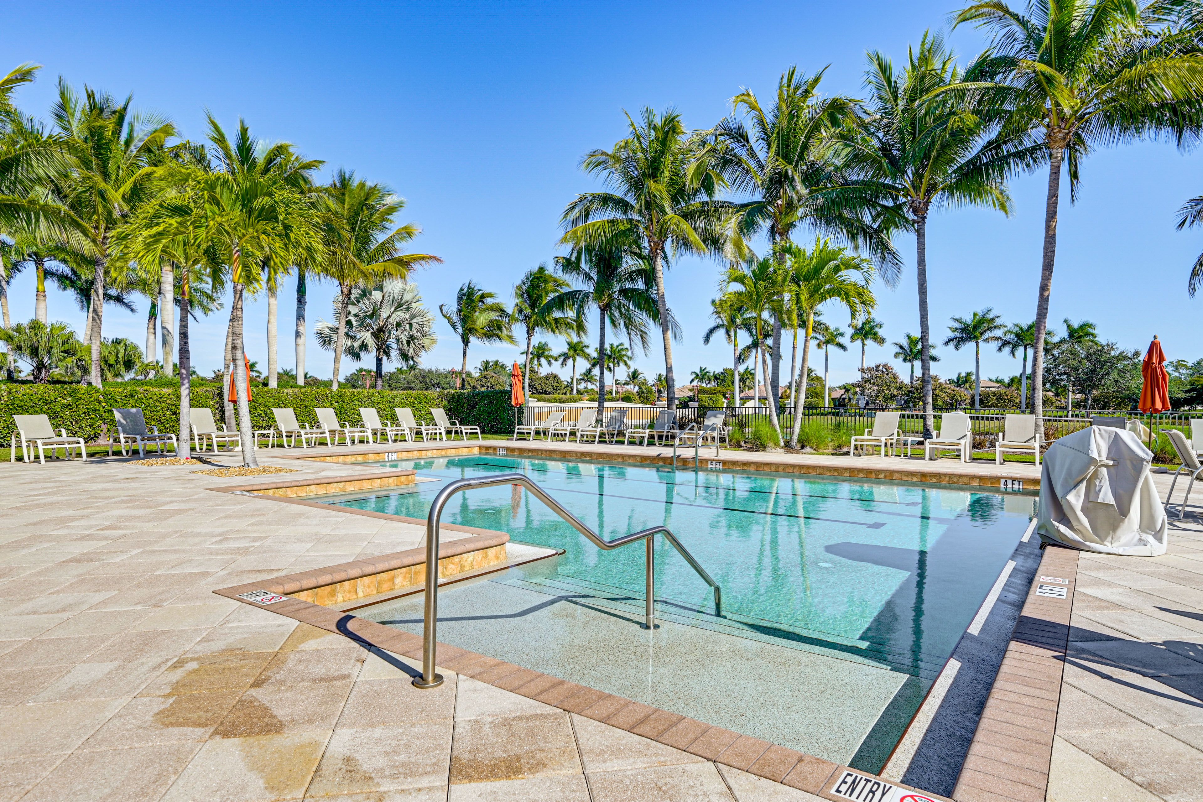 Community Amenities | Acqua Court in Treviso Bay