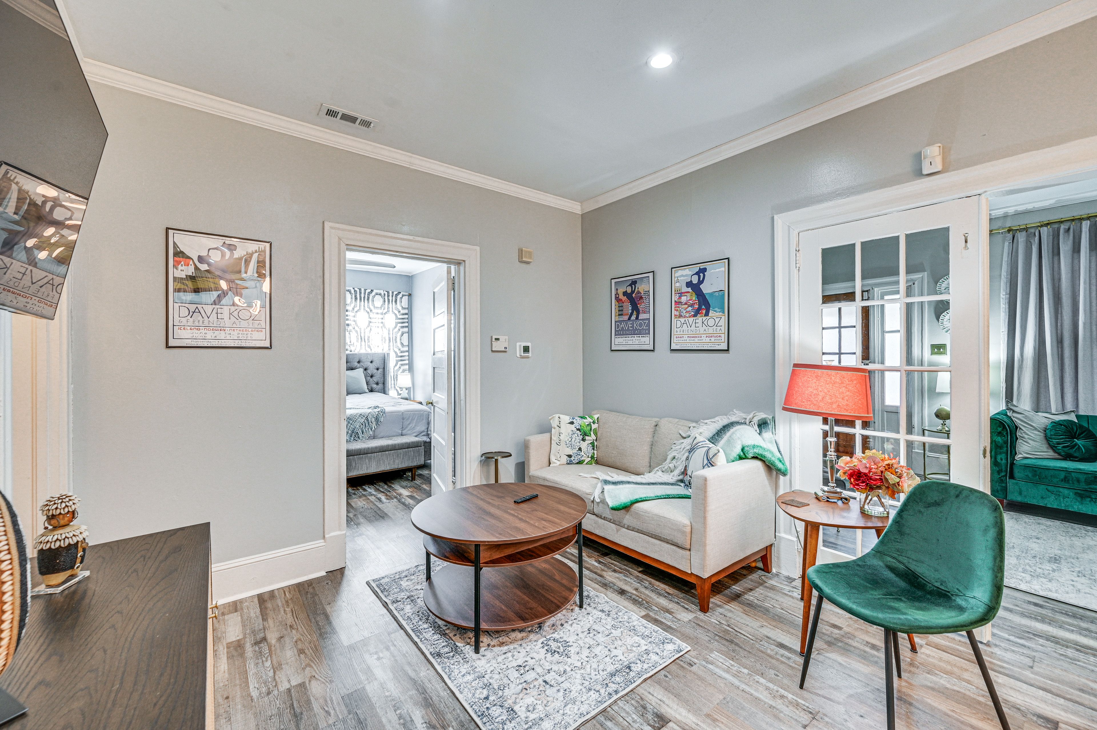 Living Room | Free WiFi | Central A/C & Heating