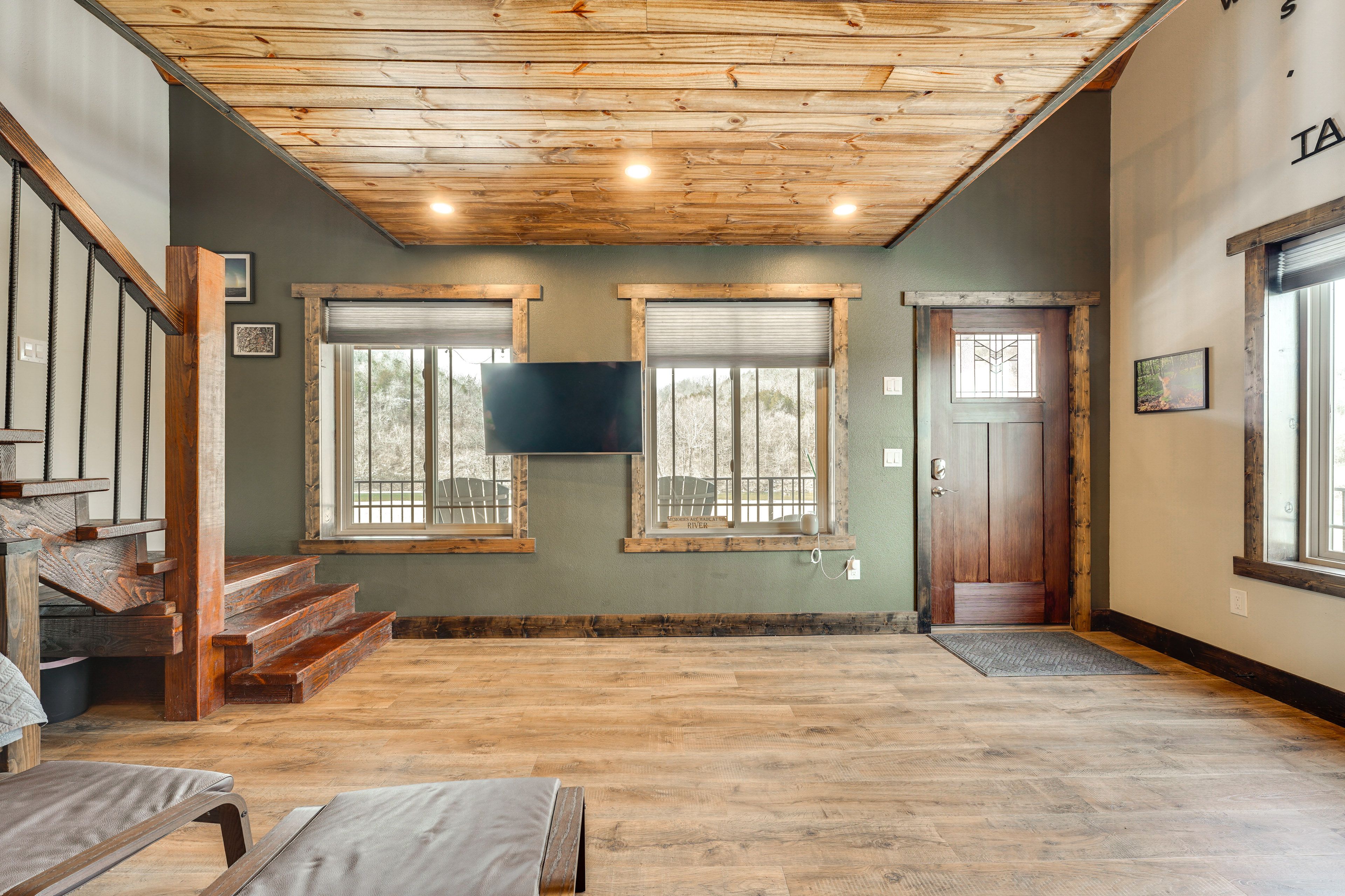 Living Area | Main Level