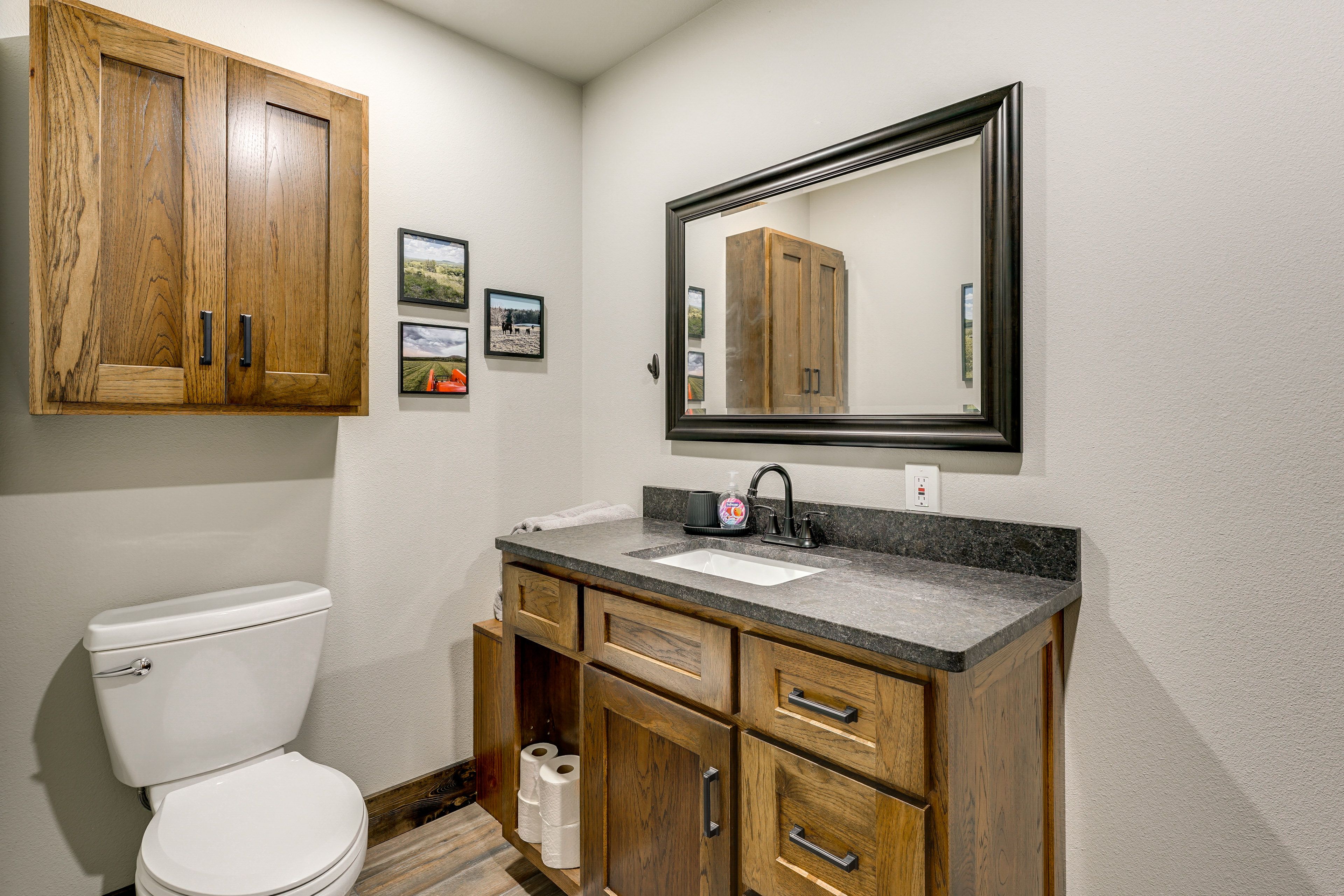 Full Bathroom | Main Level