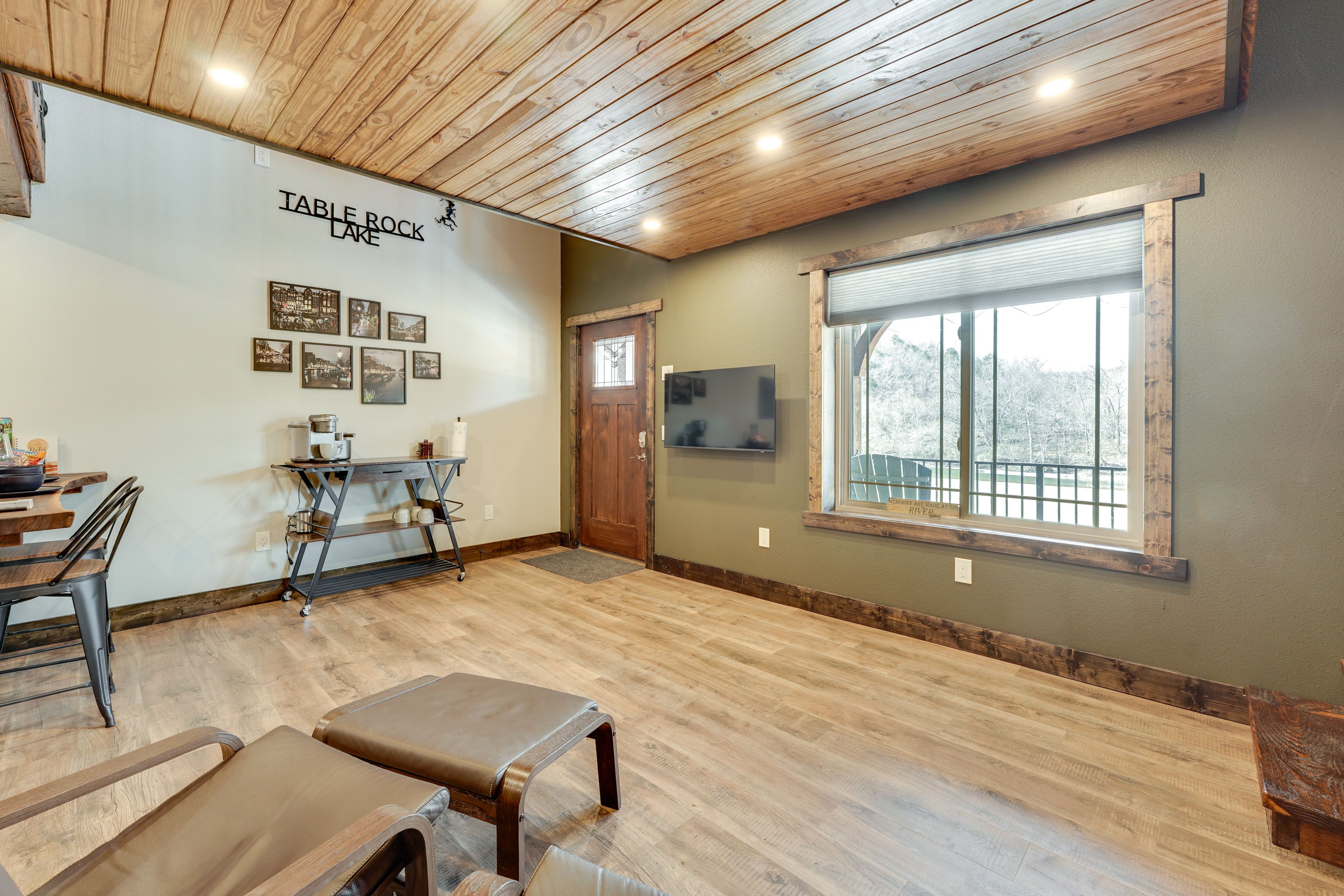 Living Area | Main Level