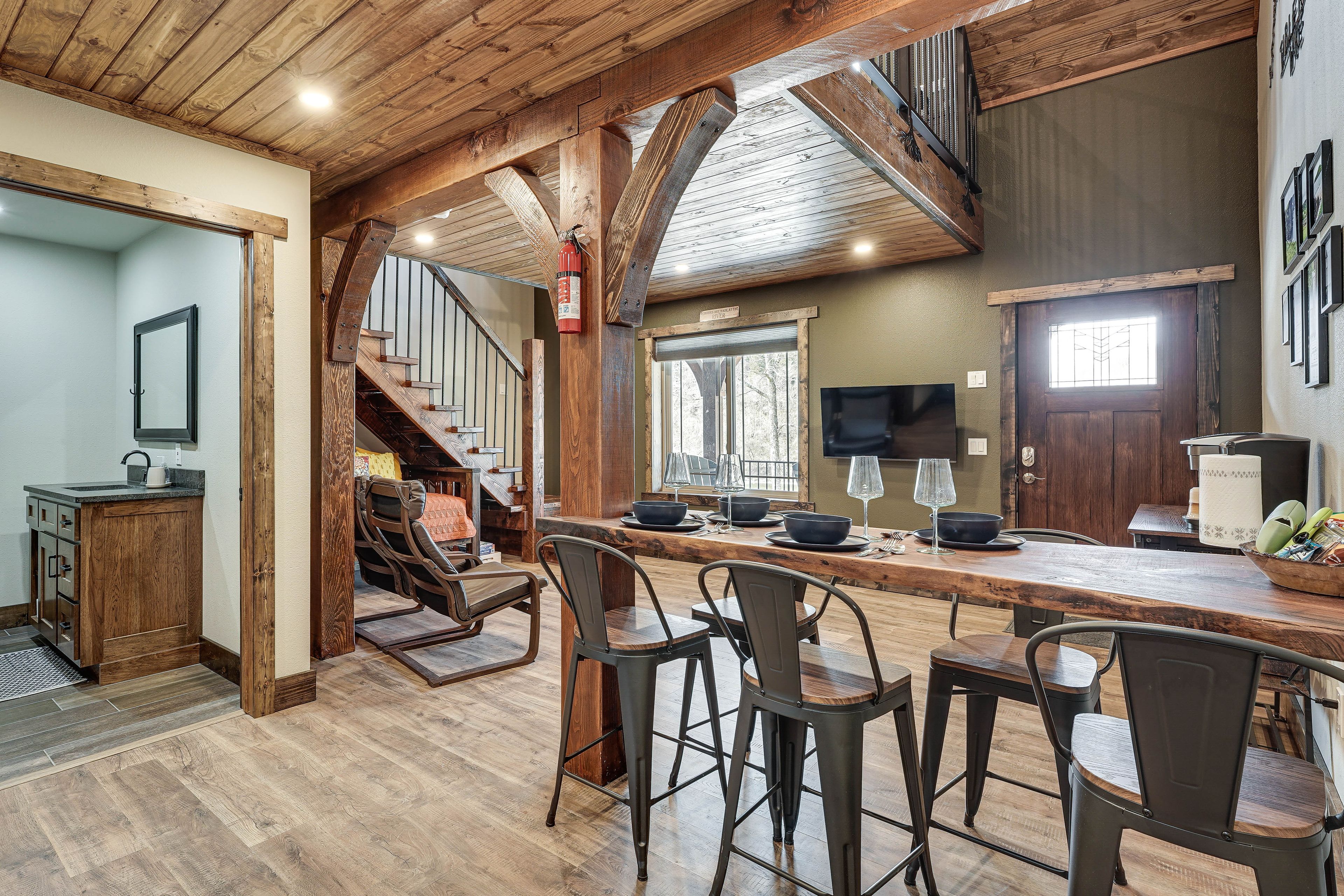 Dining Area | Main Level