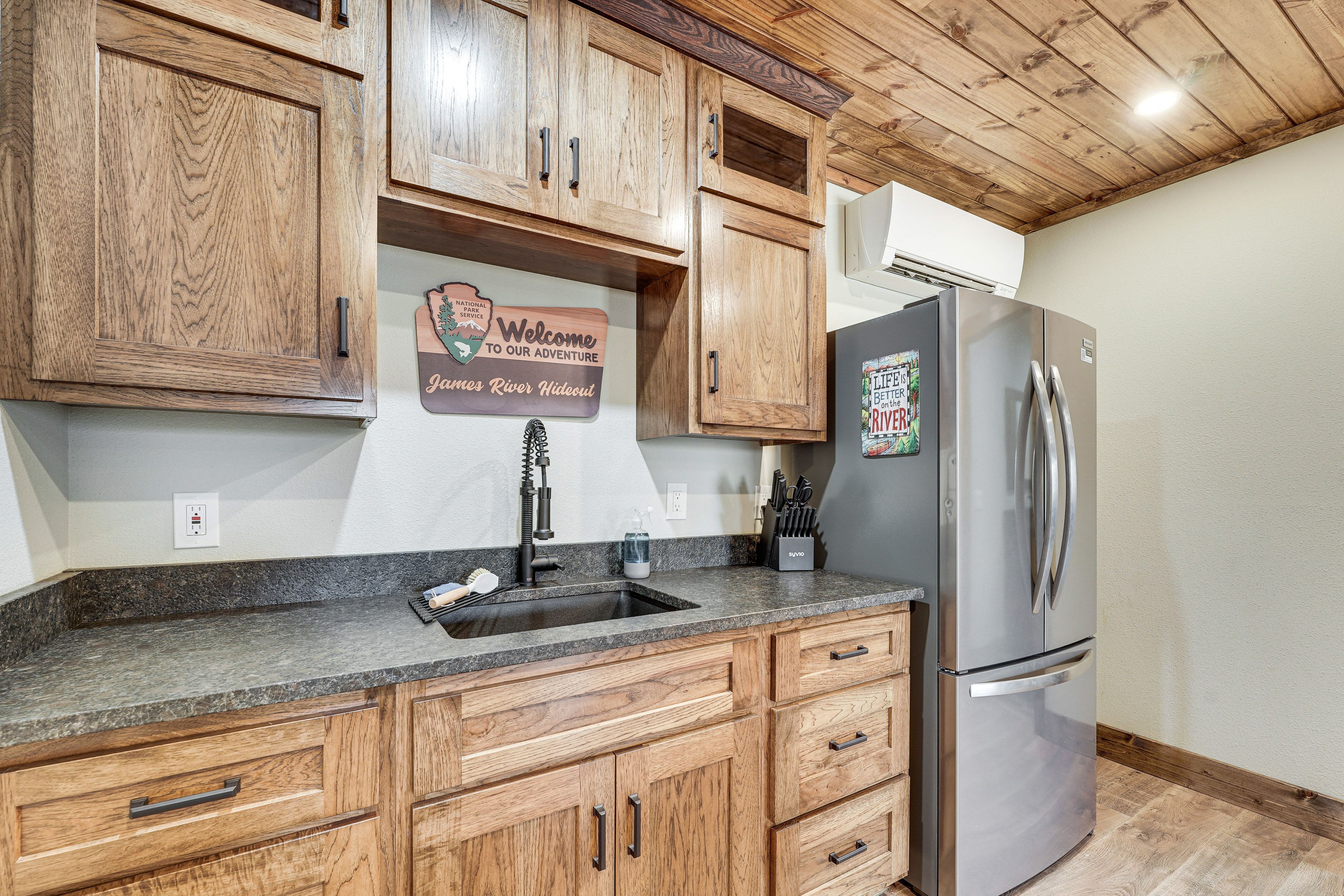 Kitchen | Main Level