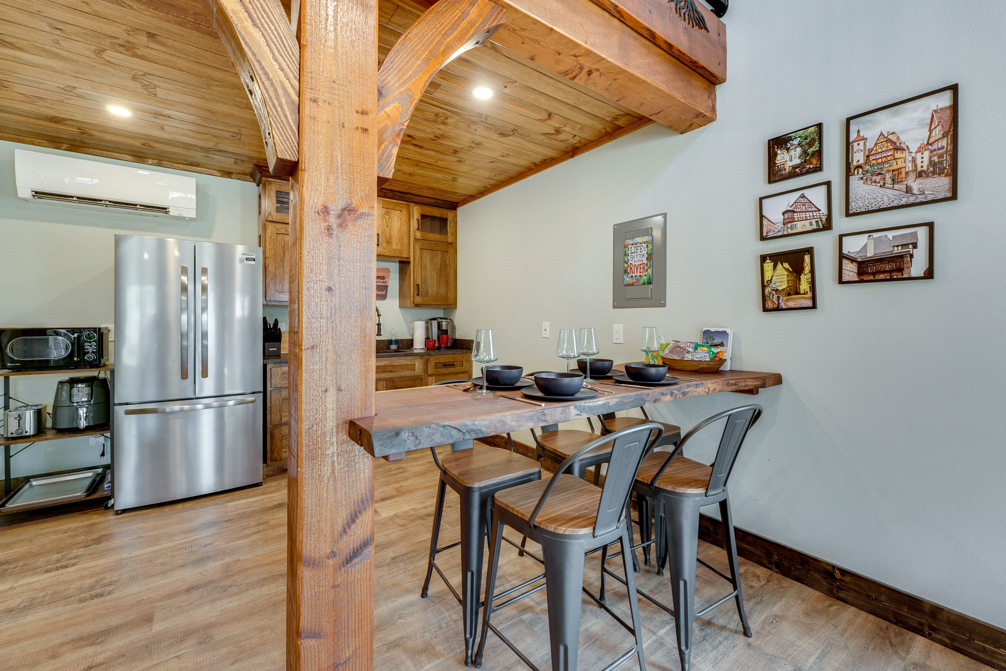 Dining Area | Main Level