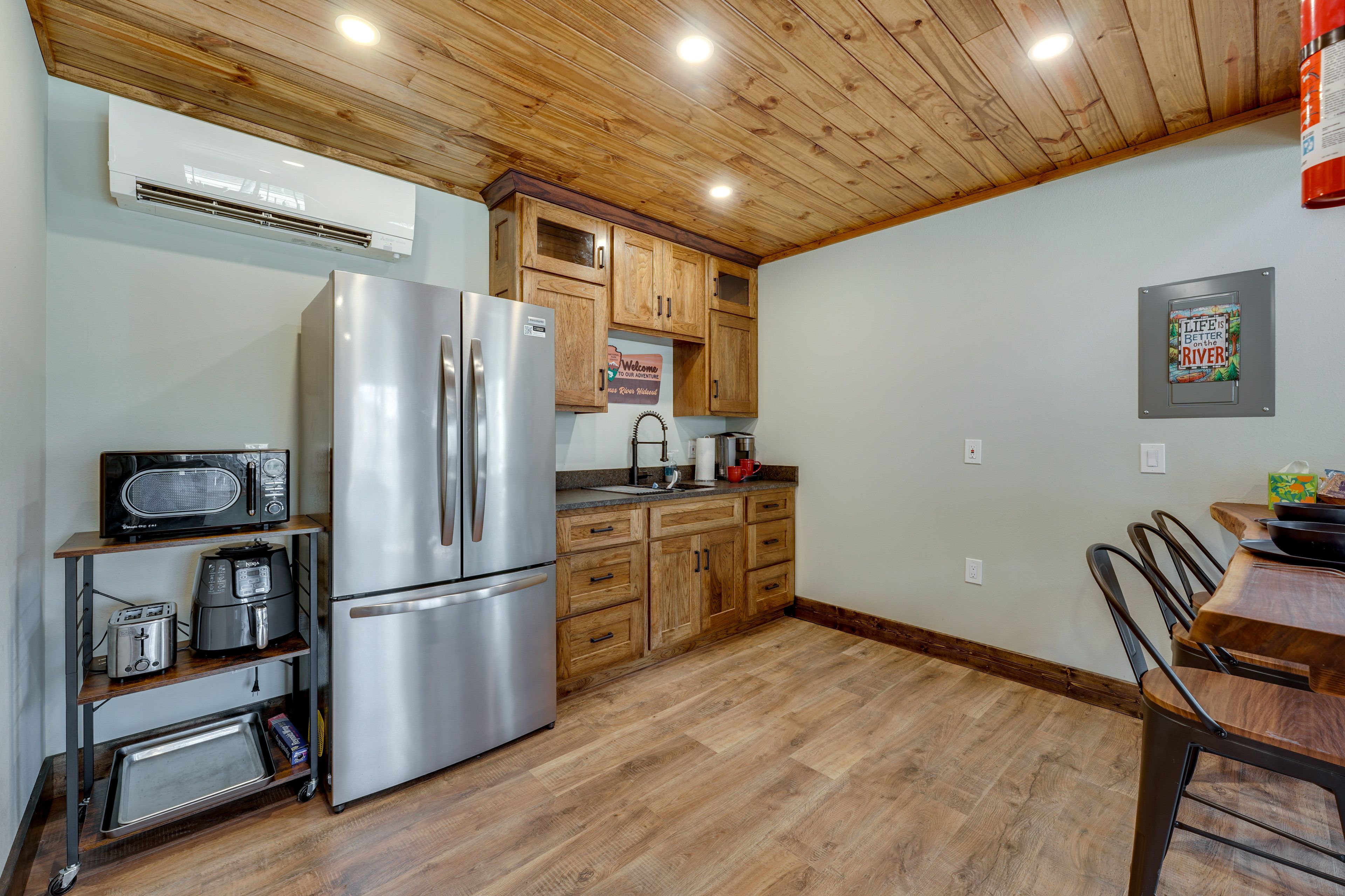 Kitchen | Main Level