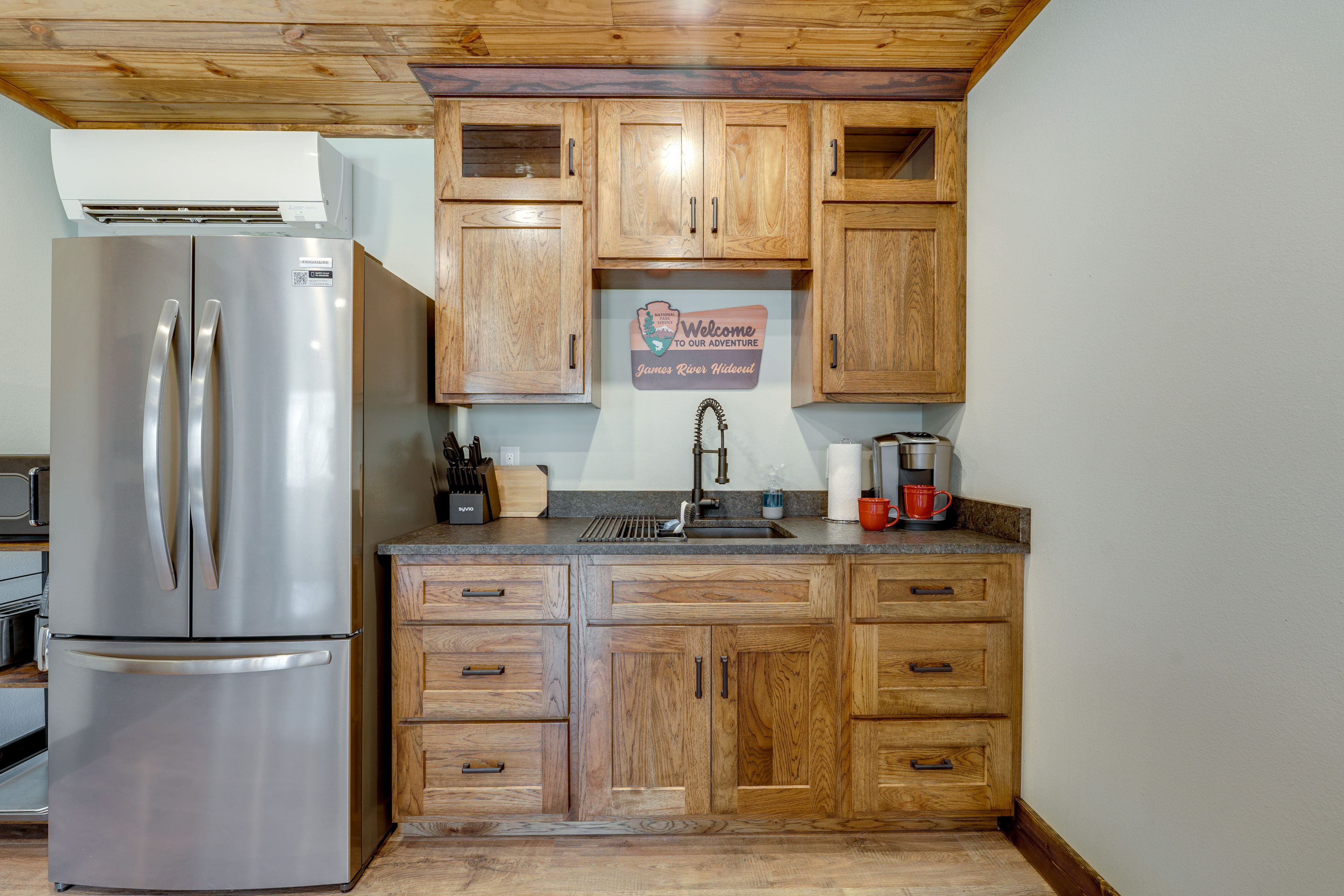 Kitchen | Main Level