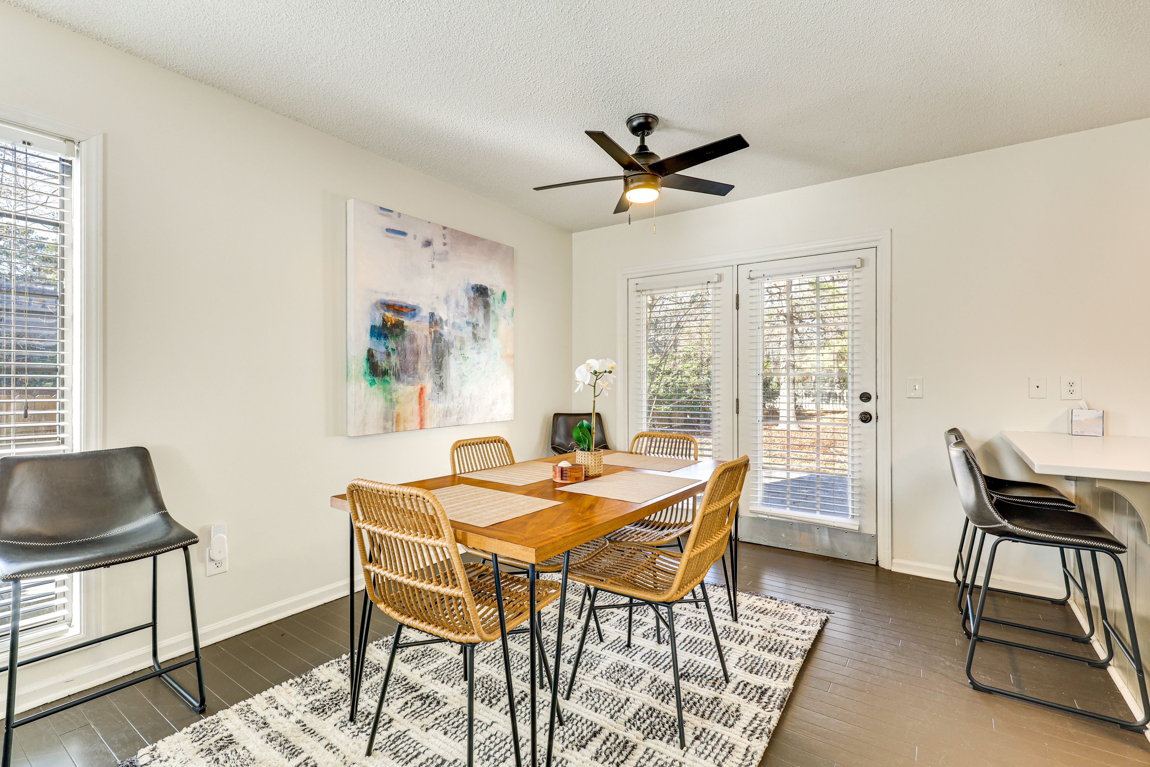 Dining Area | Dining Table | Dishware/Flatware