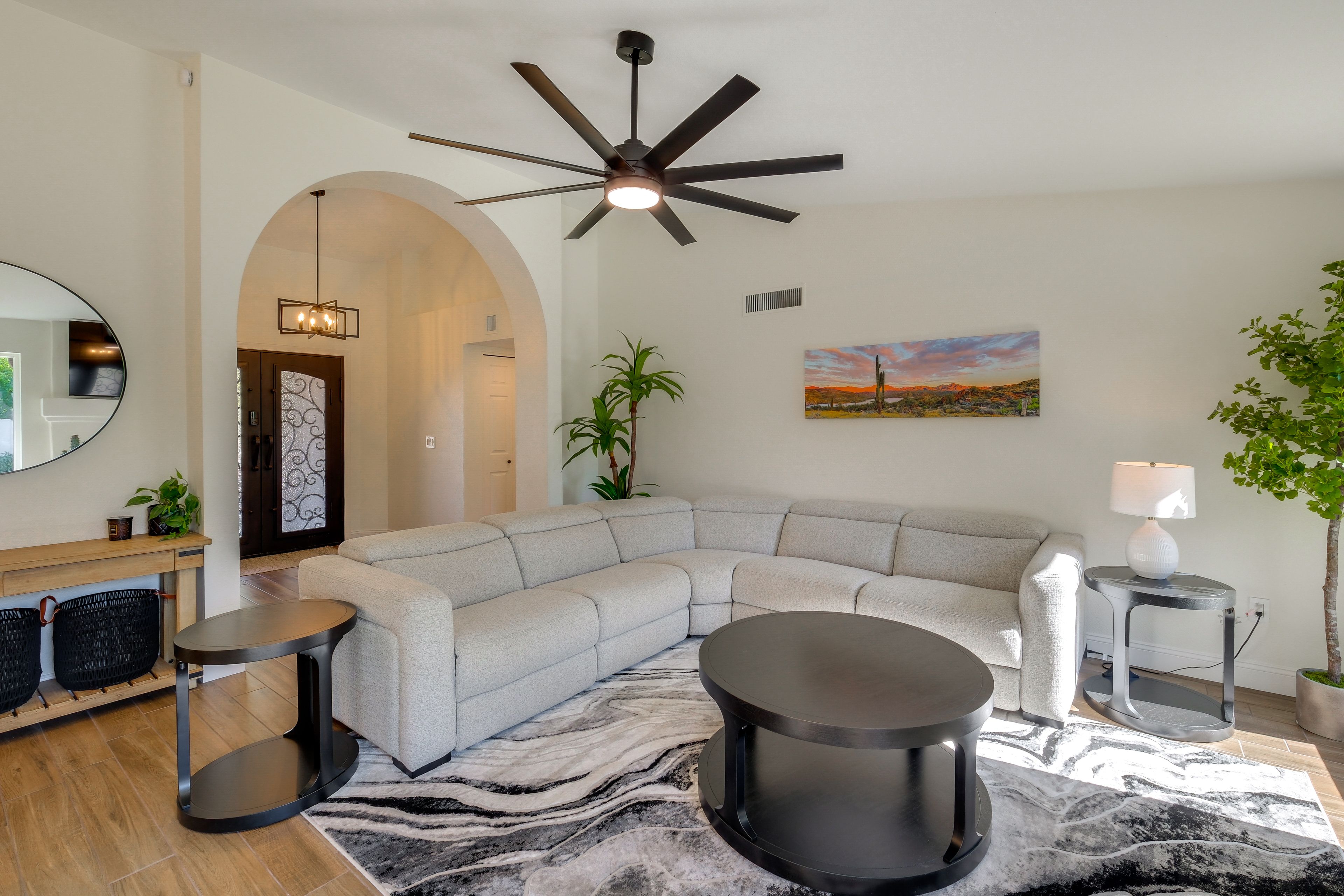 Living Room | Free WiFi | Smart TV