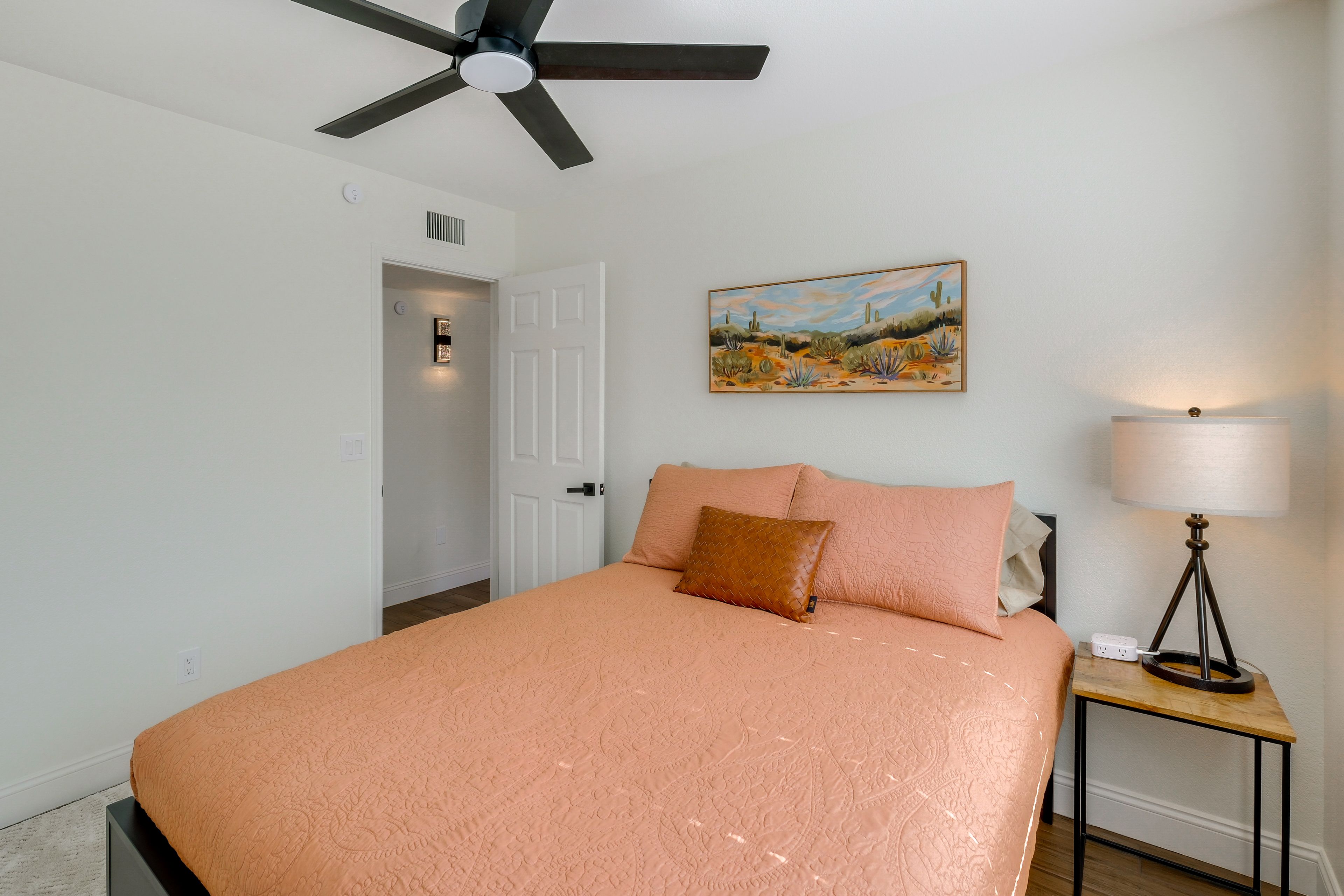 Bedroom 4 | Queen Bed