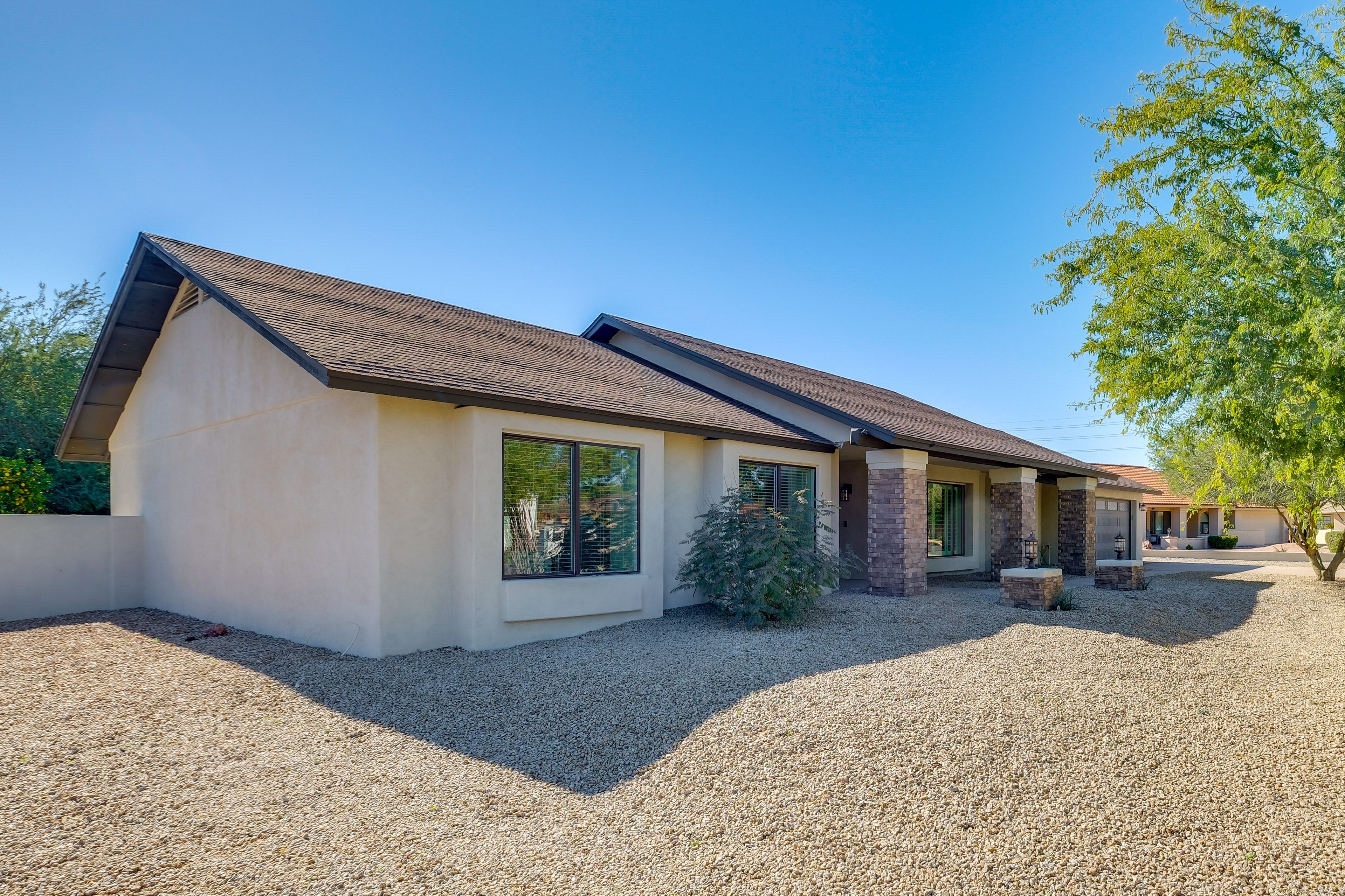 Parking | Driveway (4 Vehicles) | Street & RV Parking Available