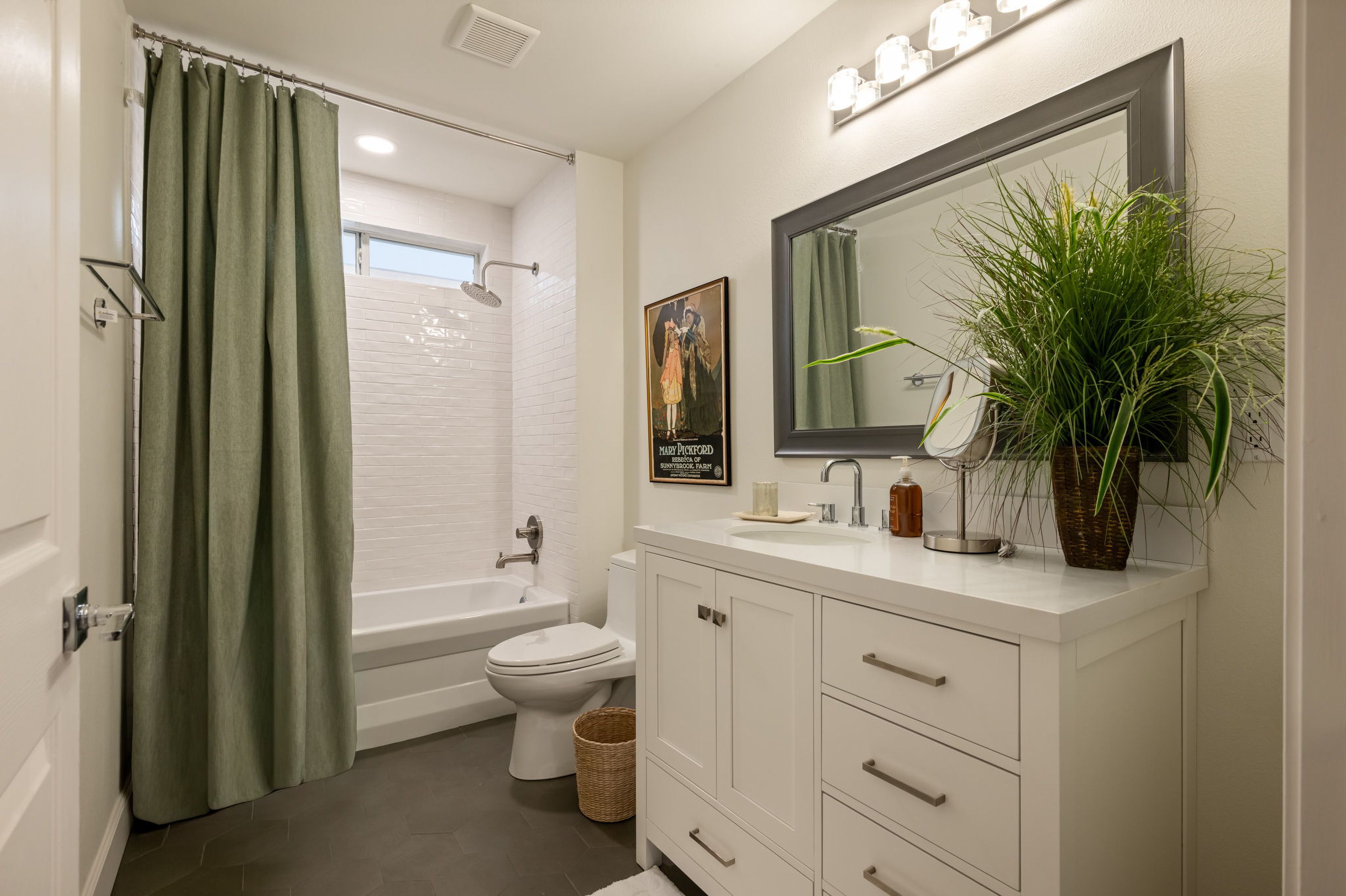 Bathroom | Complimentary Toiletries | Hair Dryer