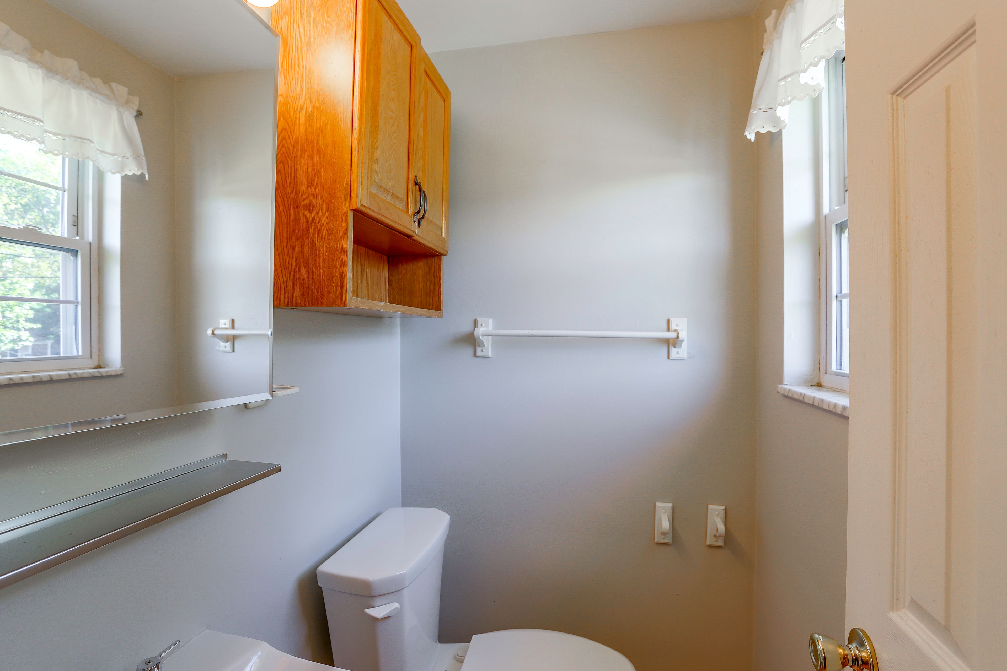 Half Bathroom | 1st Floor