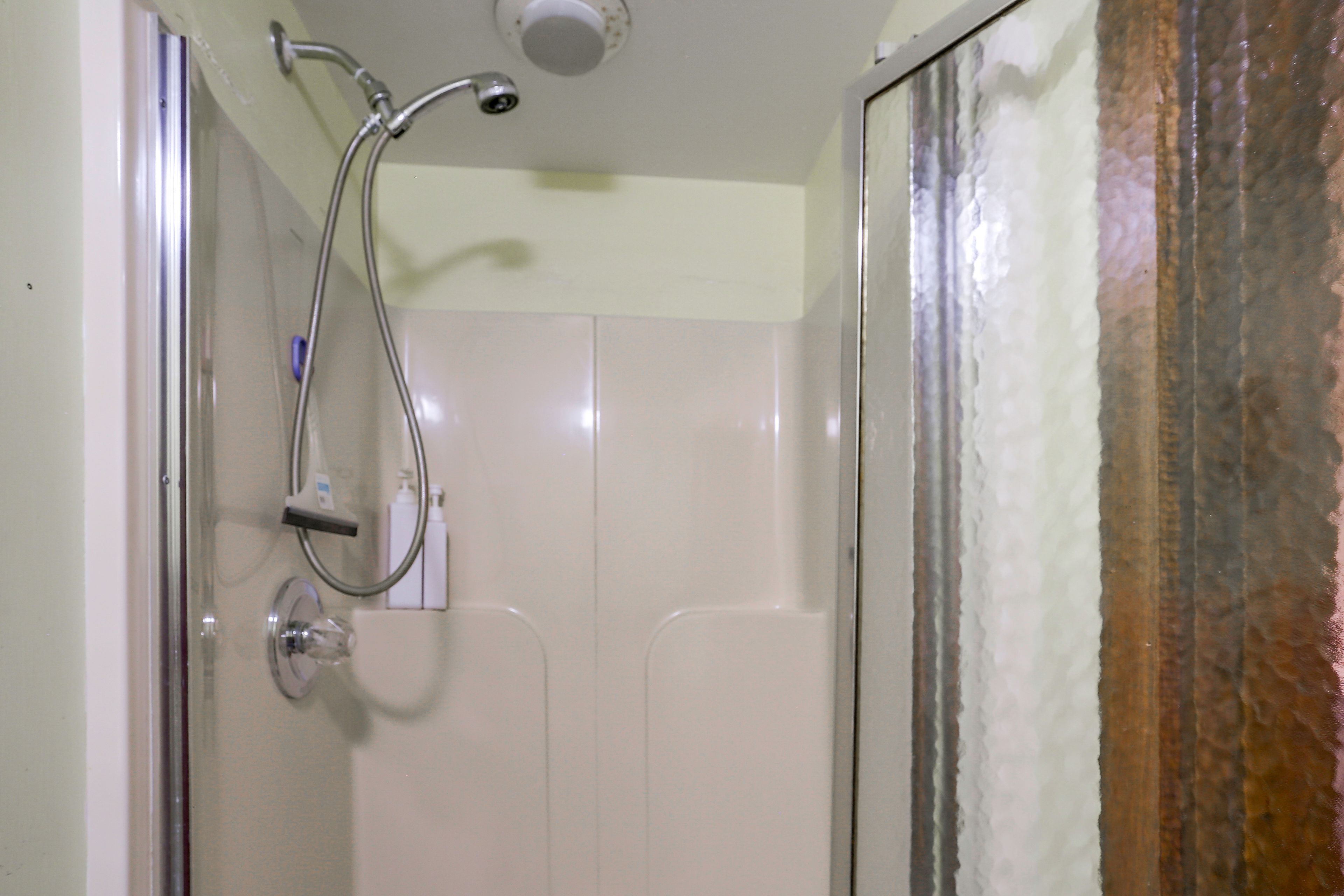 Full Bathroom | 1st Floor