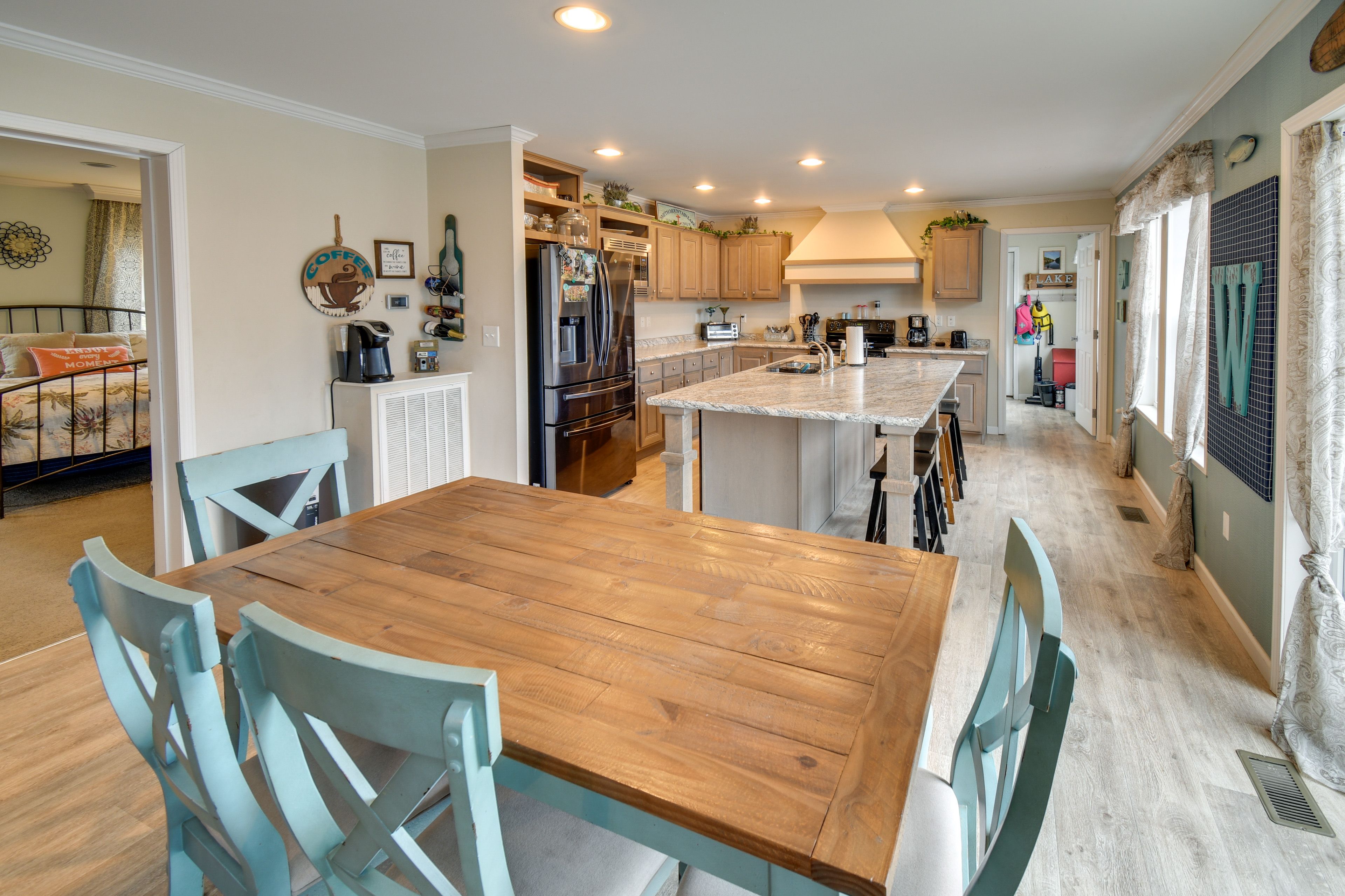 Dining Area | Main Level