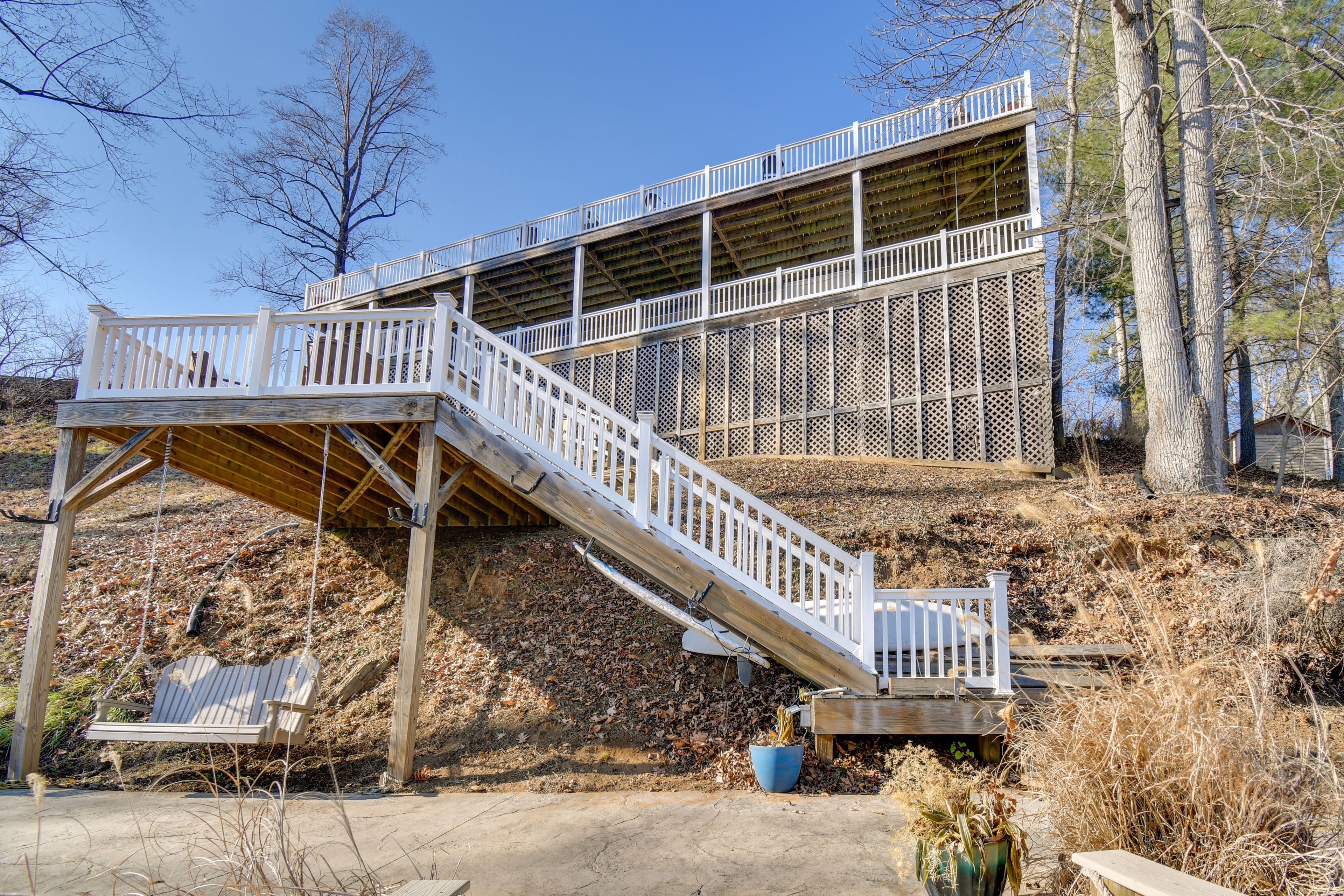 Exterior | 16 Mi to Roanoke