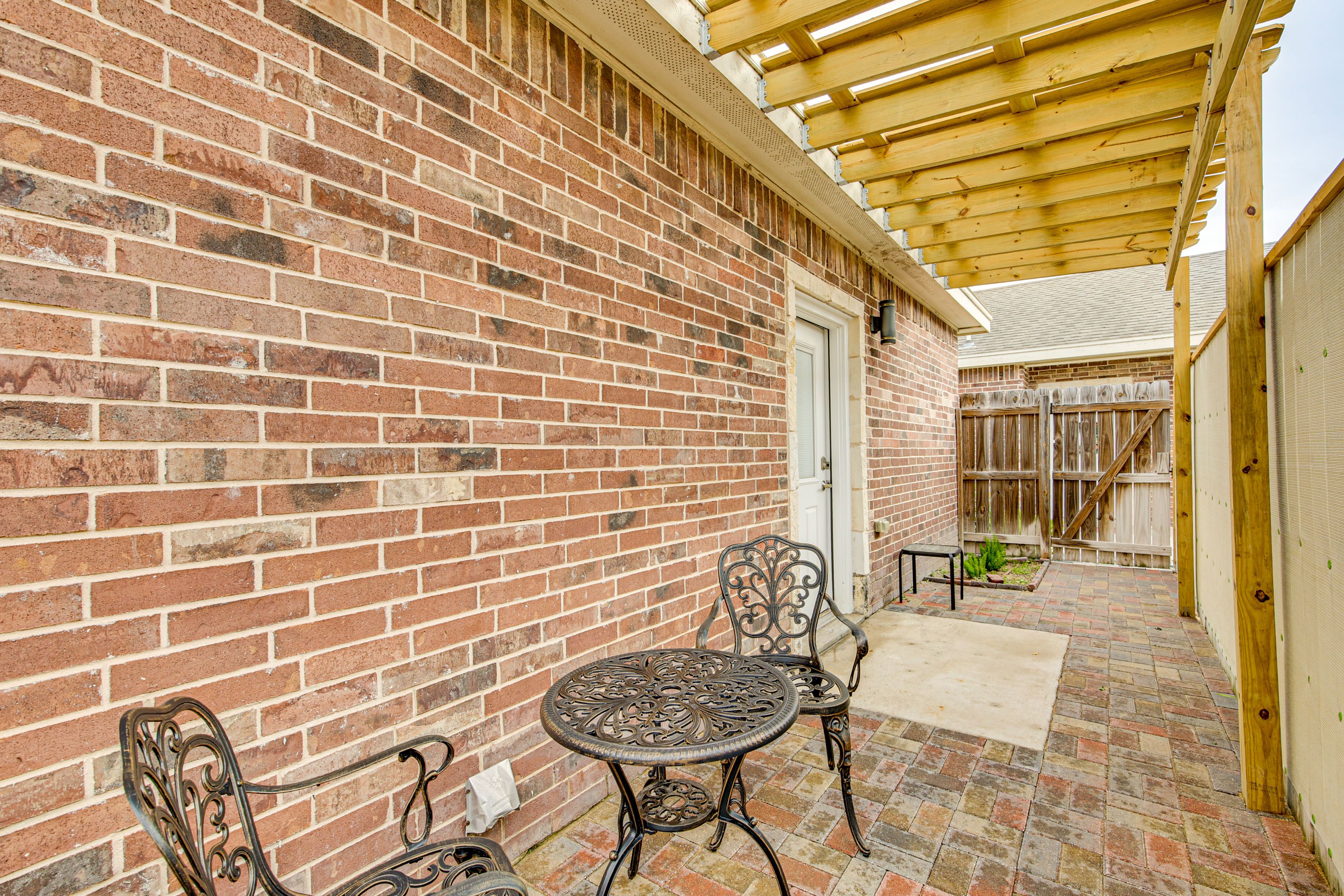 Private Patio | Self Check-In | 2 Mi to UTRGV Campus