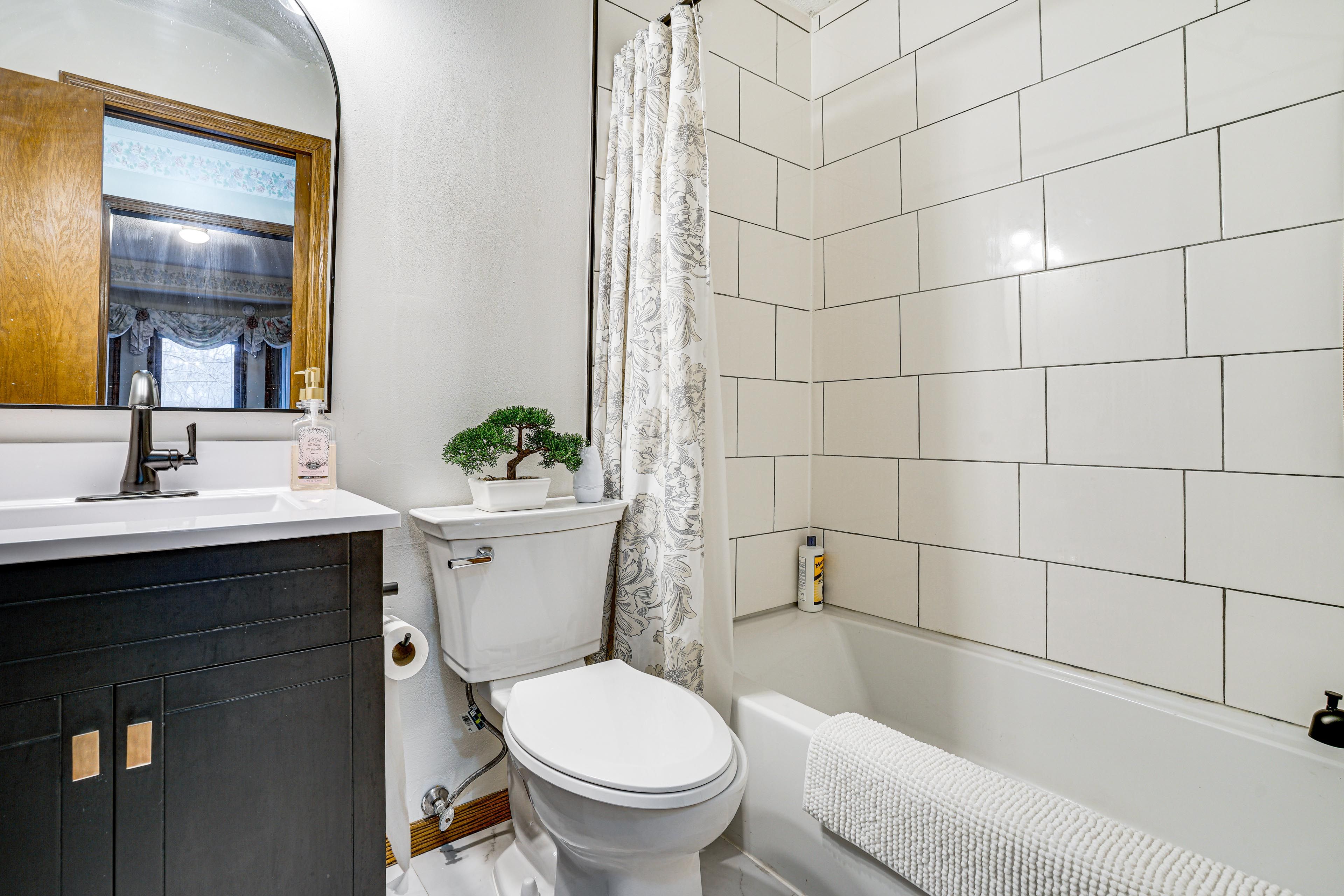 Bathroom | Upper Level