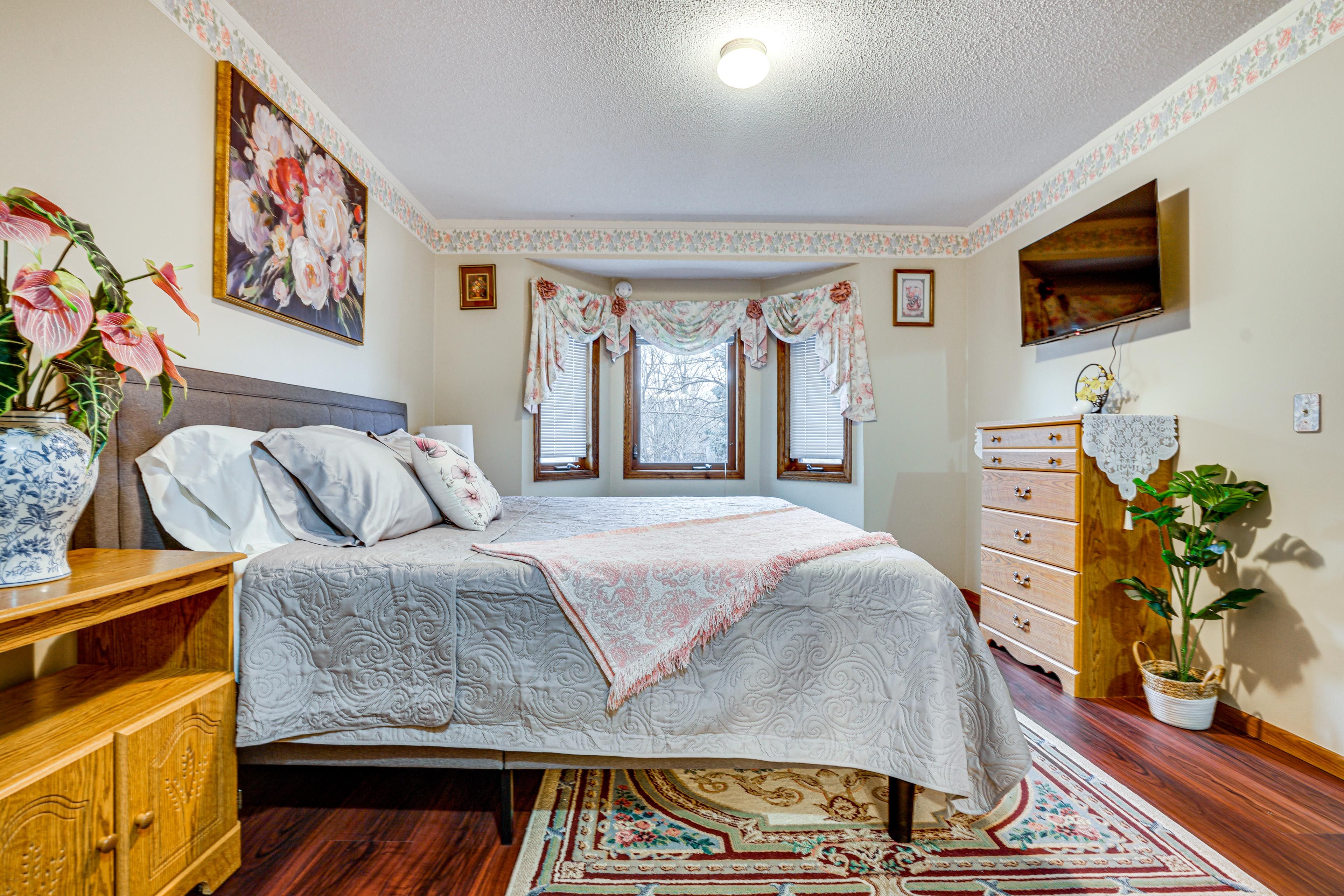 Bedroom 1 | King Bed | Upper Level