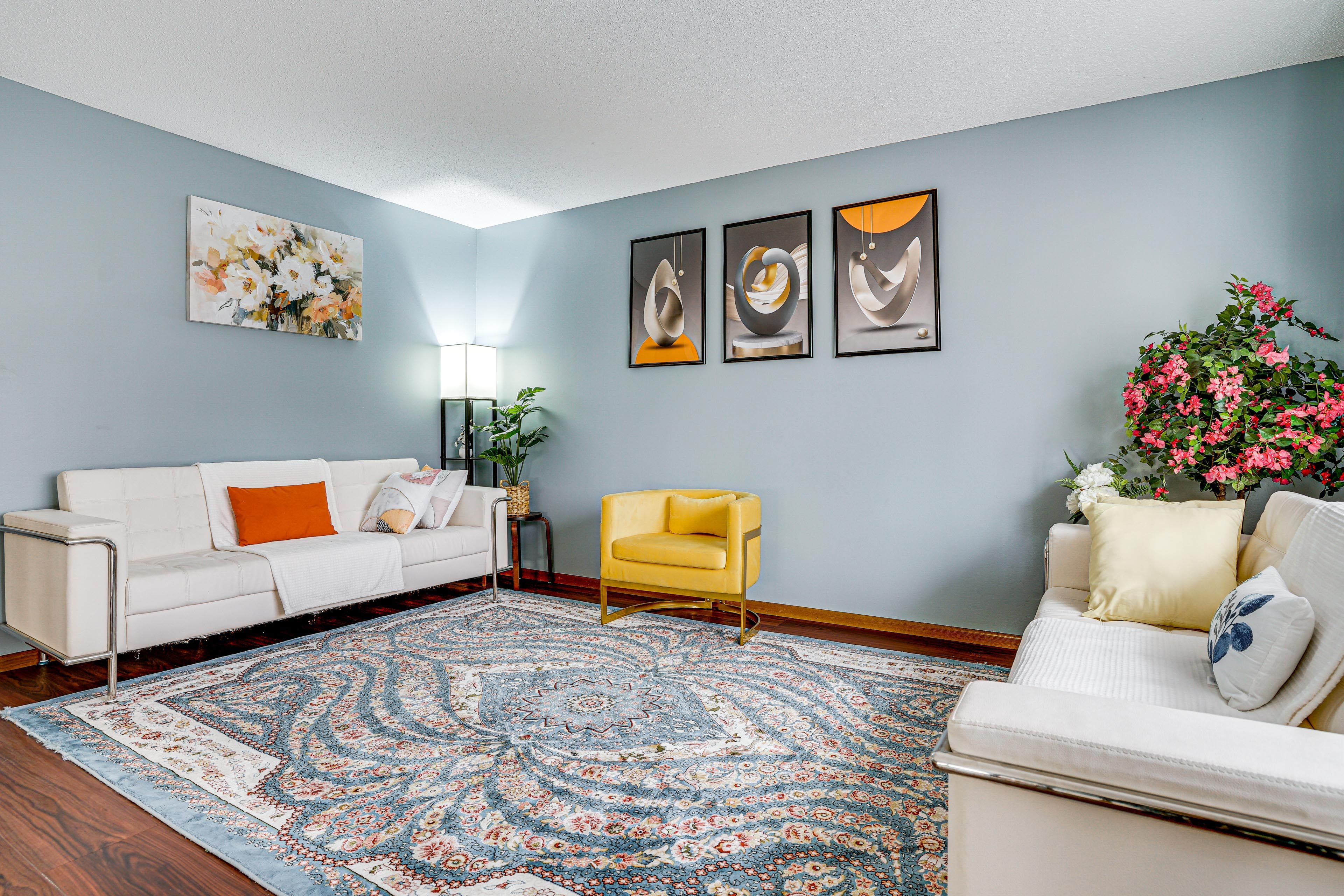 Living Room | Upper Level