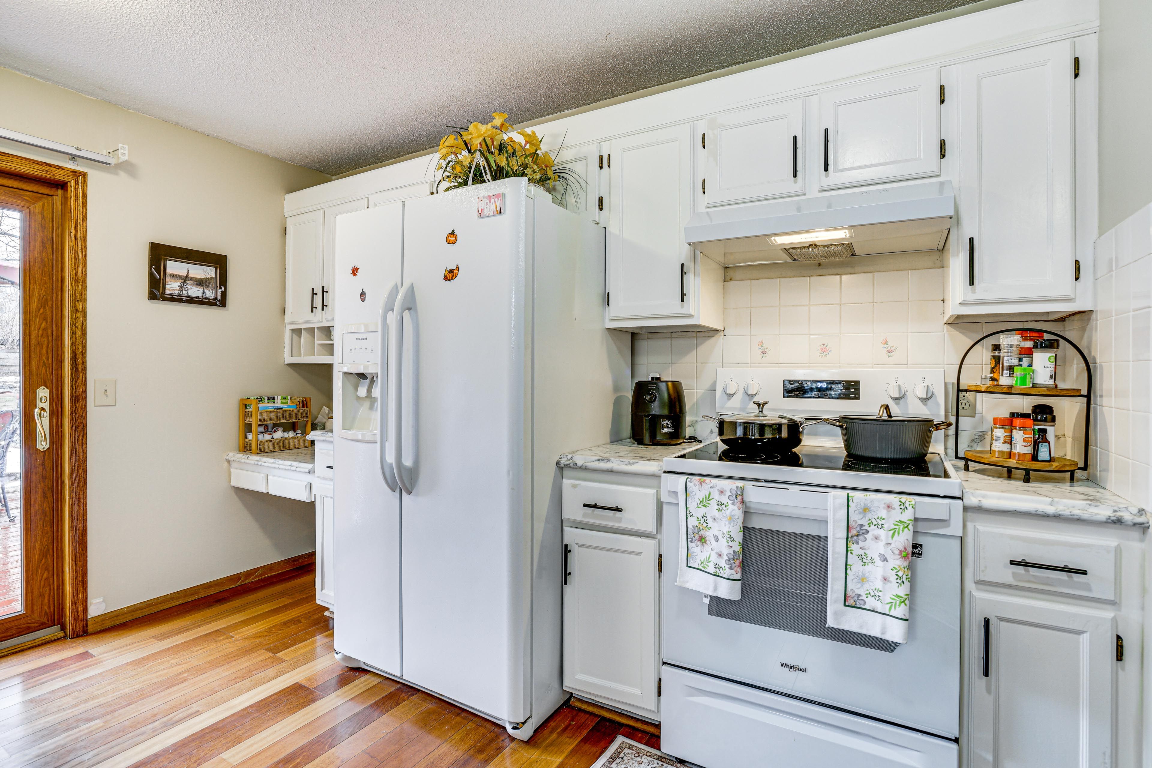 Kitchen | Main Level