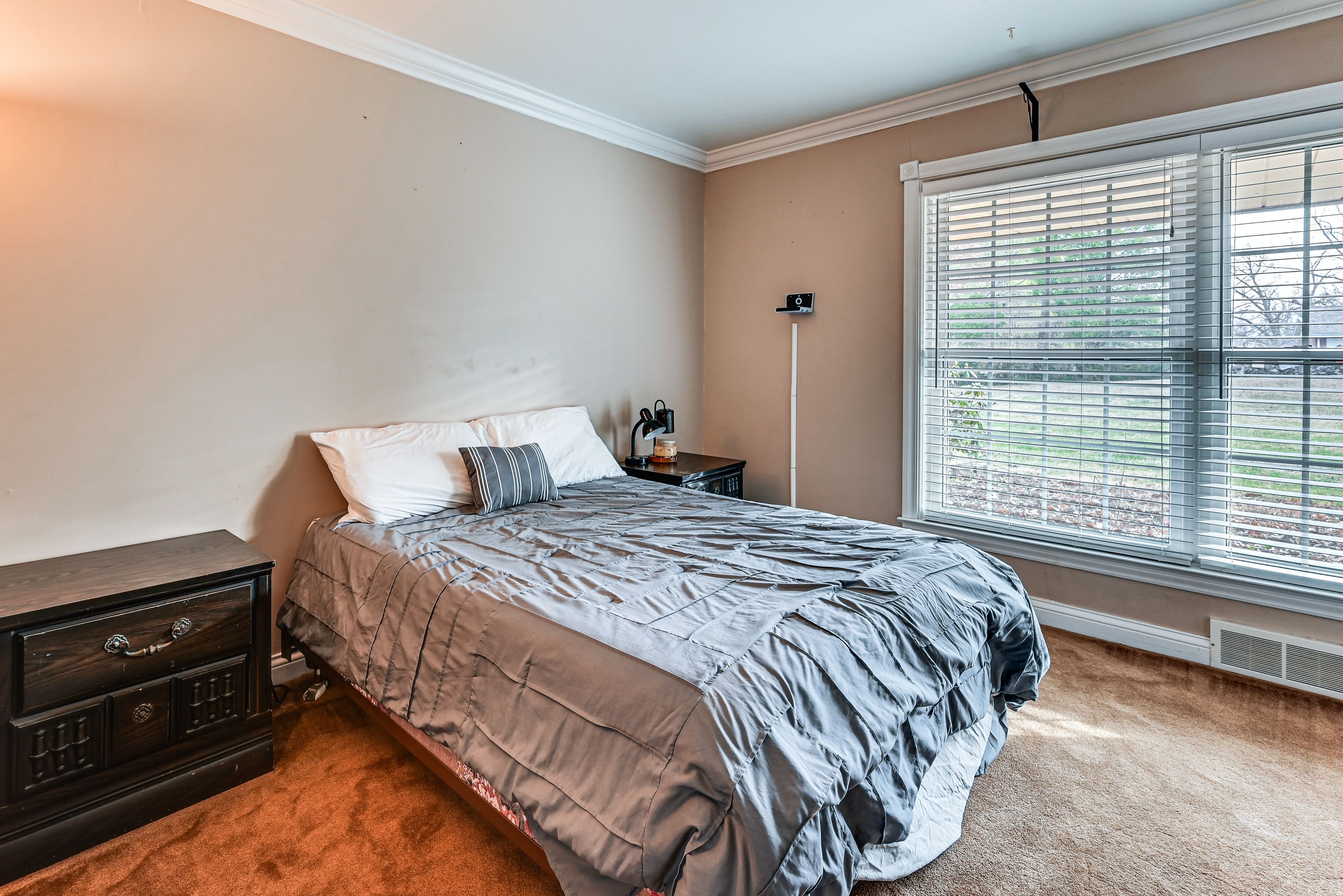 Bedroom 1 | Full Bed | 1st Floor