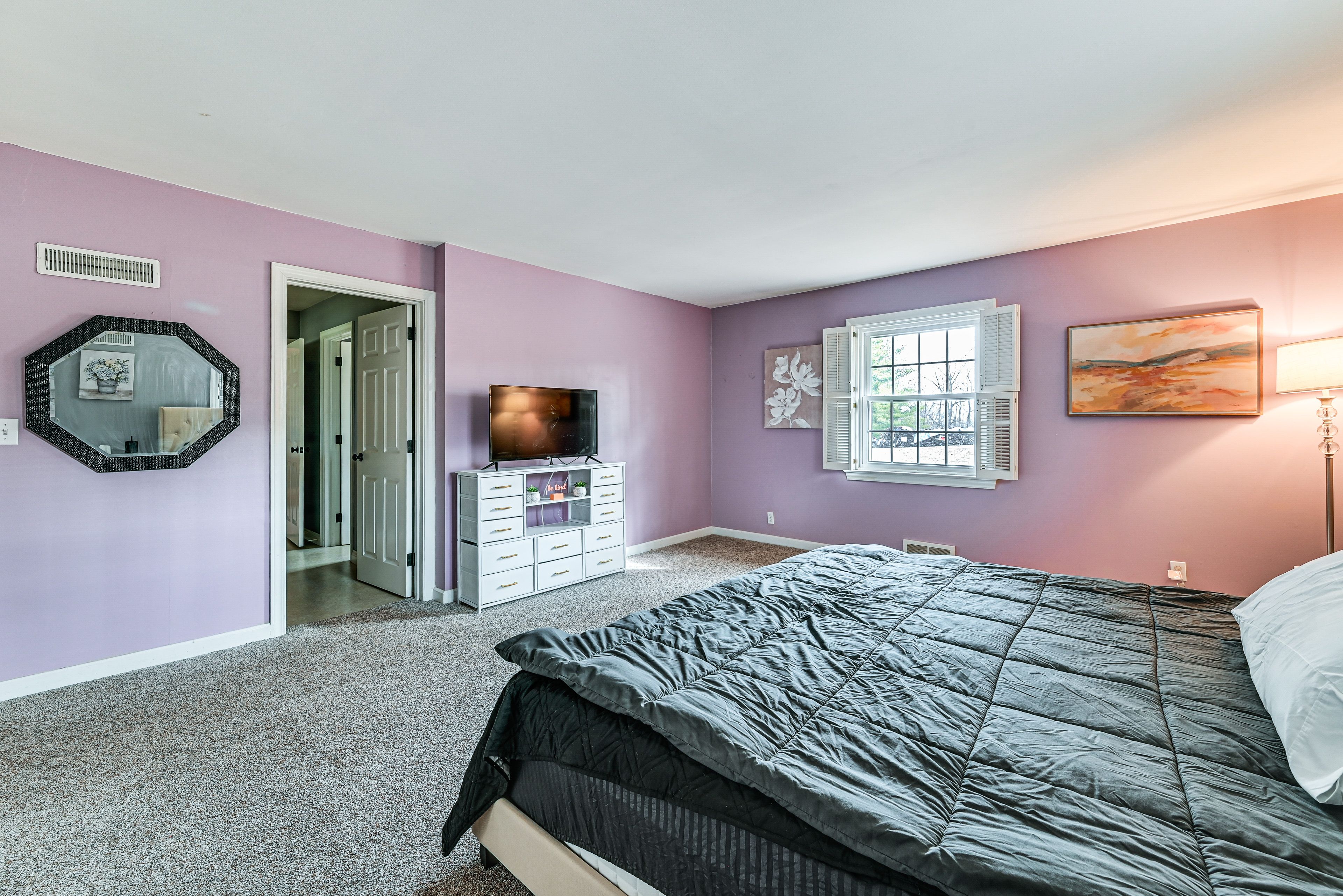 Bedroom 3 | King Bed | 1st Floor