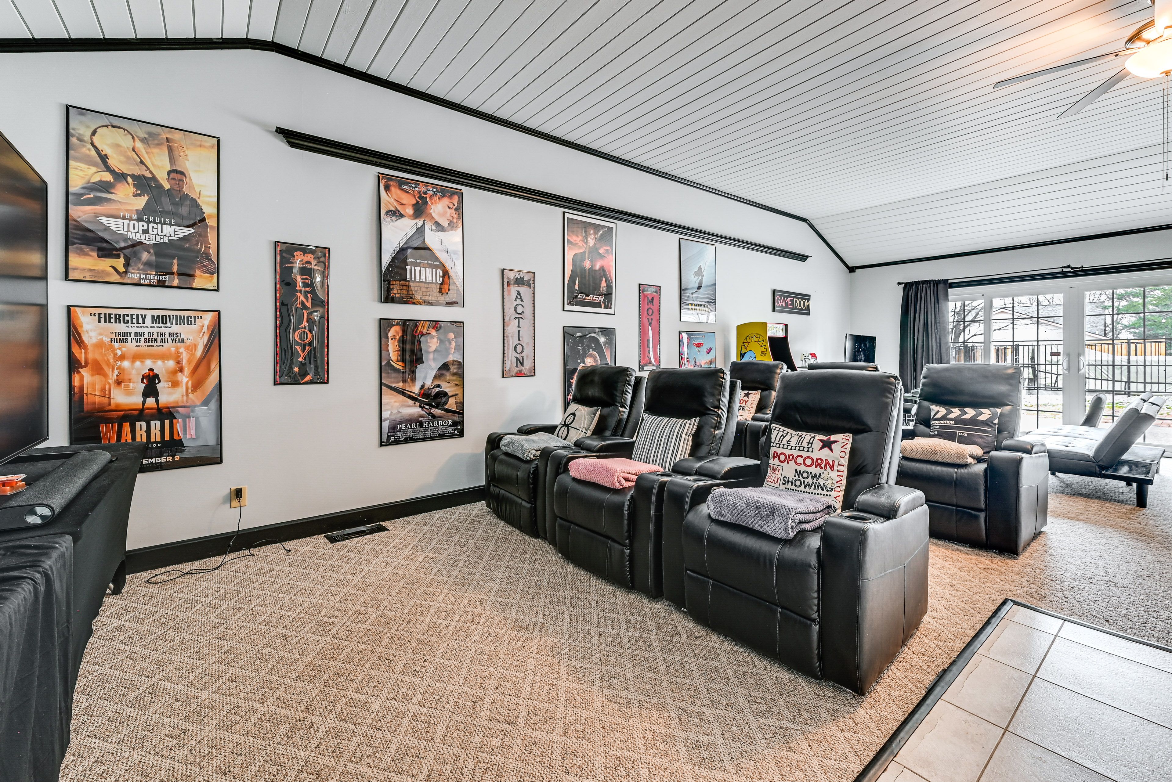 Theater & Game Room | Smart TV | Free WiFi